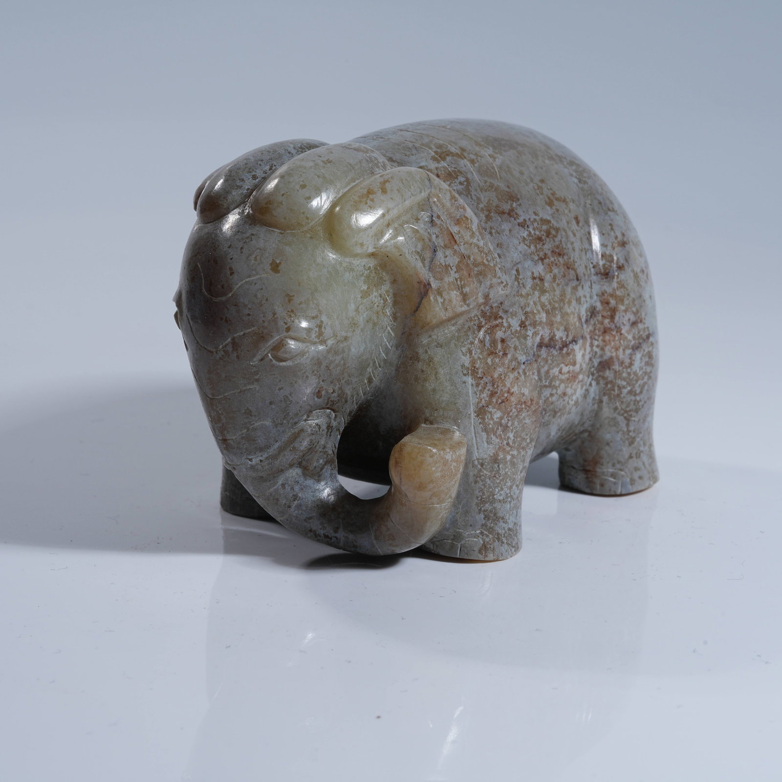 A ANCIENT JADE PEACEFUL ELEPHANT ORNAMENT (1 of 8)