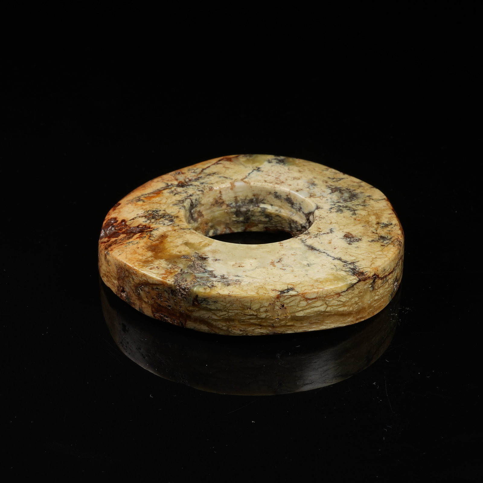 A ARCHAIC JADE BI DISC: Archaic jade bi disc