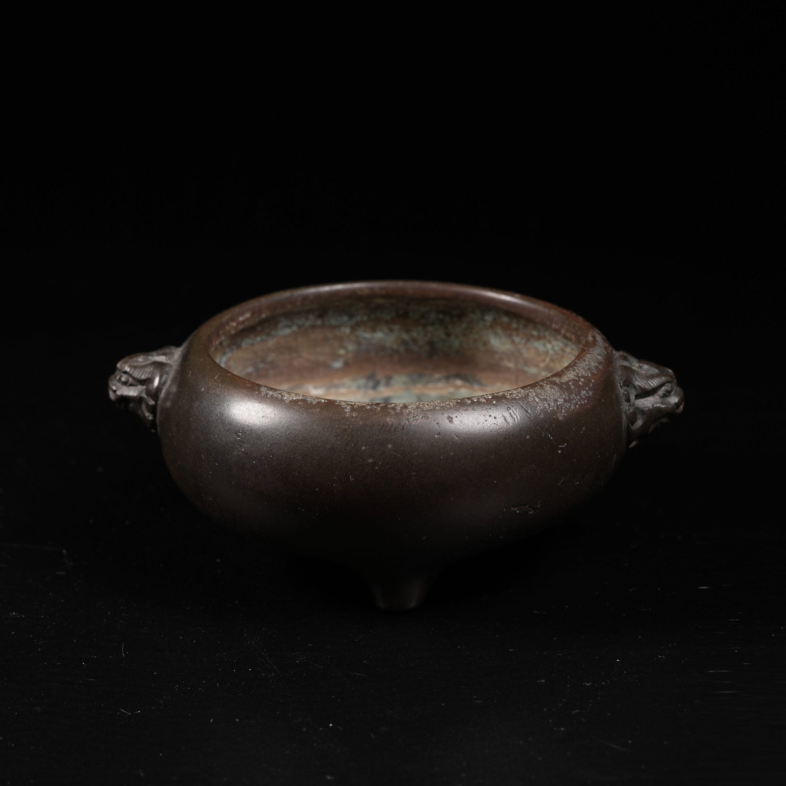 A COPPER LION-EARED QIN CENSER: Copper Lion-Eared Qin Censer