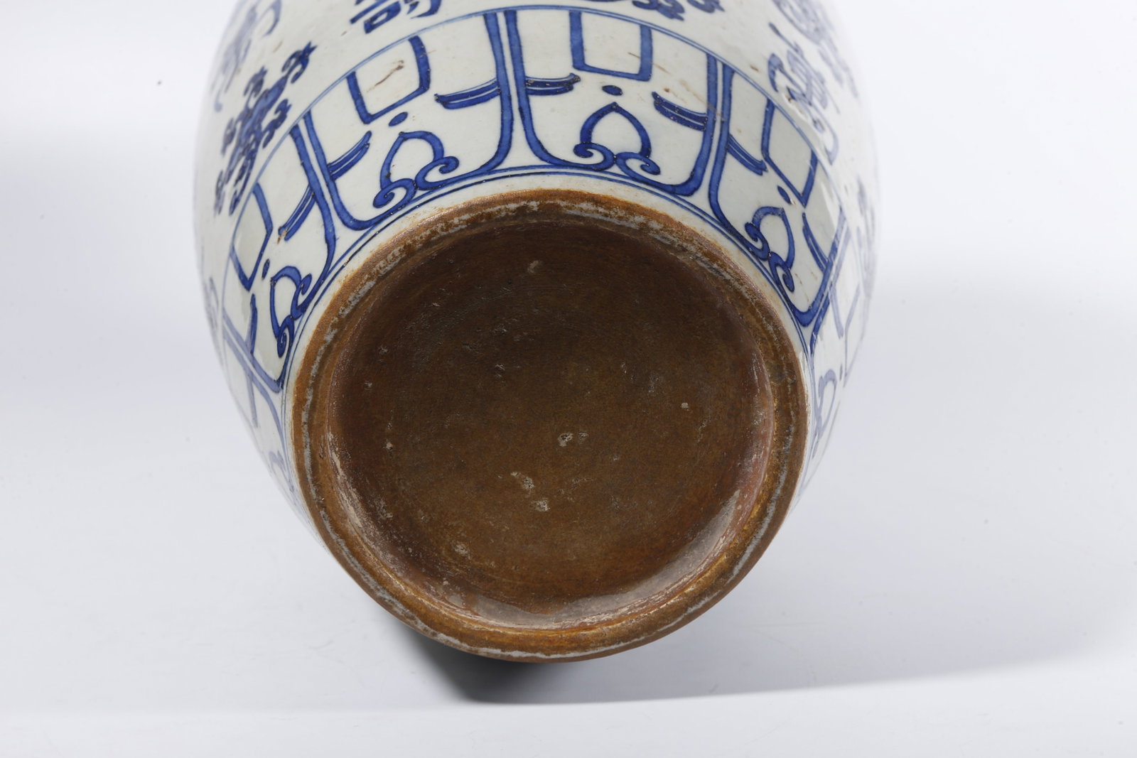 A BLUE-AND-WHITE LONGEVITY-PATTERN VASE - 9