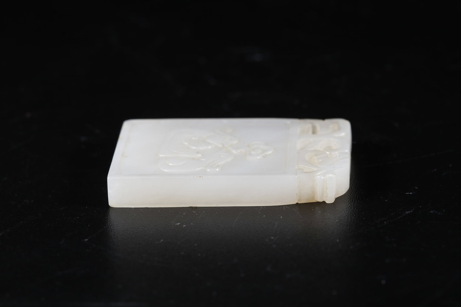 A HETIAN JADE CARVED MONKEY-PATTERN PLAQUE - 5