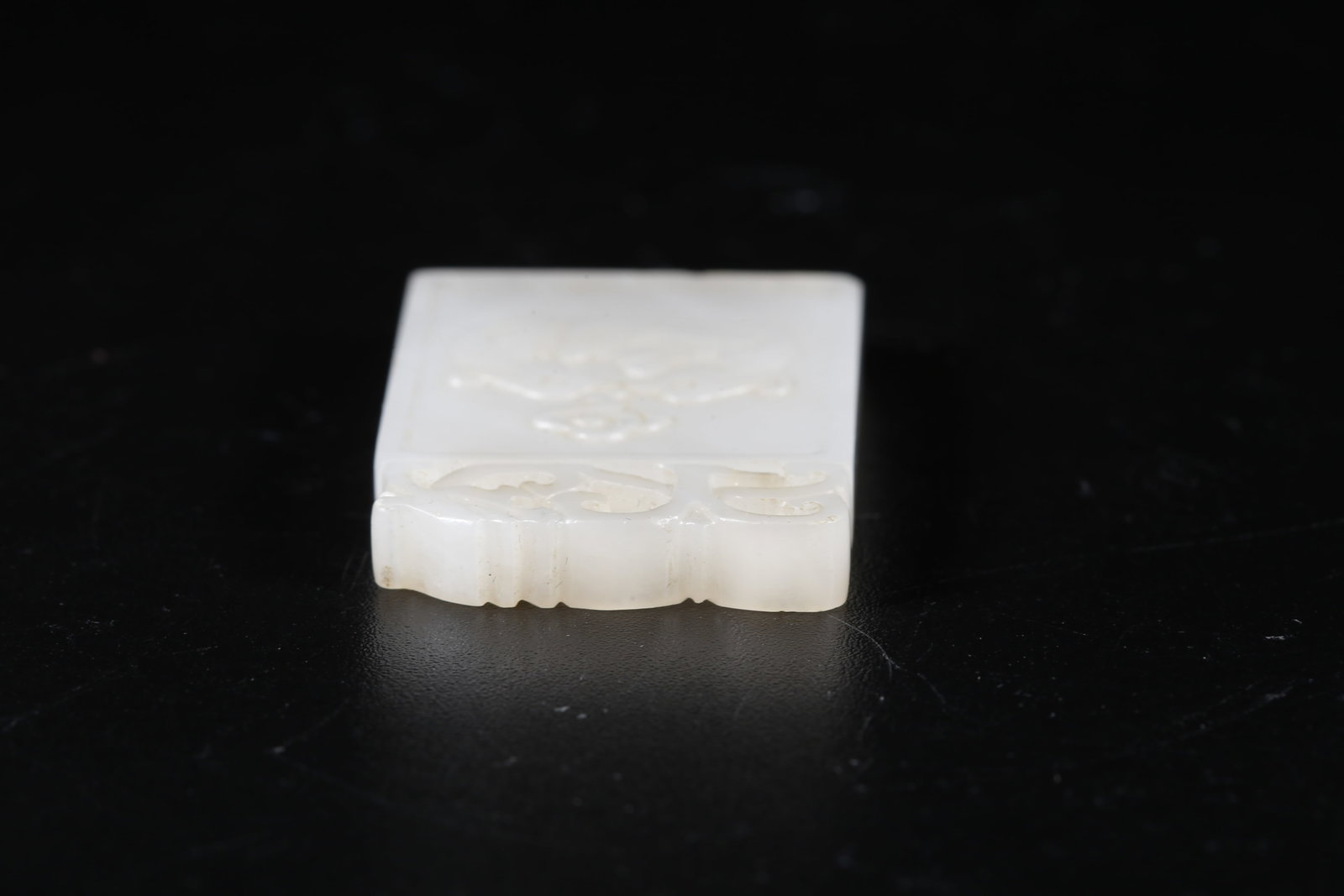 A HETIAN JADE CARVED MONKEY-PATTERN PLAQUE - 6