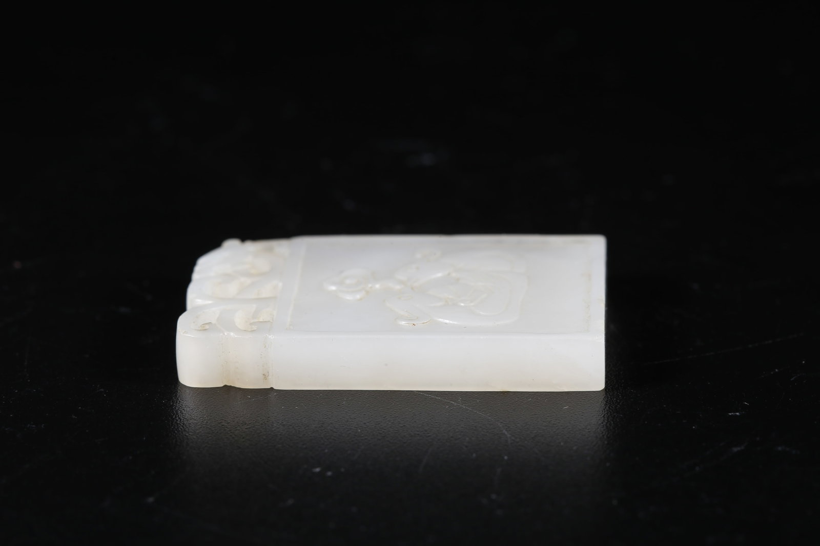 A HETIAN JADE CARVED MONKEY-PATTERN PLAQUE - 7