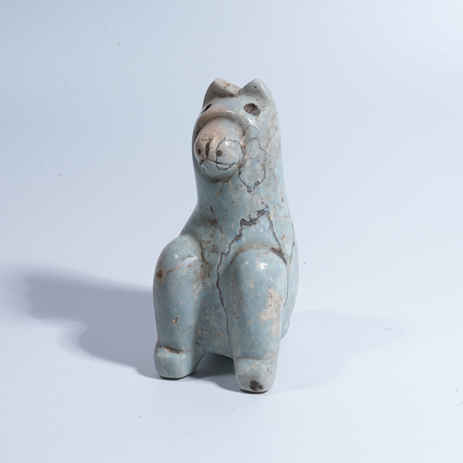 A HONGSHAN CULTURE ARCHAIC JADE ANIMAL PENDANT: Hongshan Culture archaic jade animal pendant