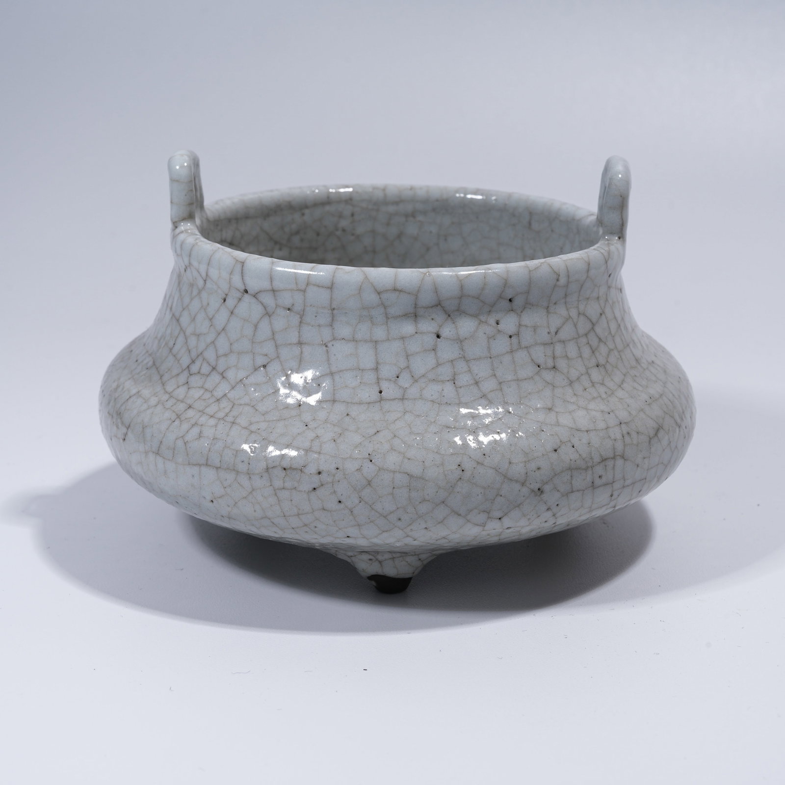 A GE KILN STYLE THREE-LEGGED CENSER (1 of 9)