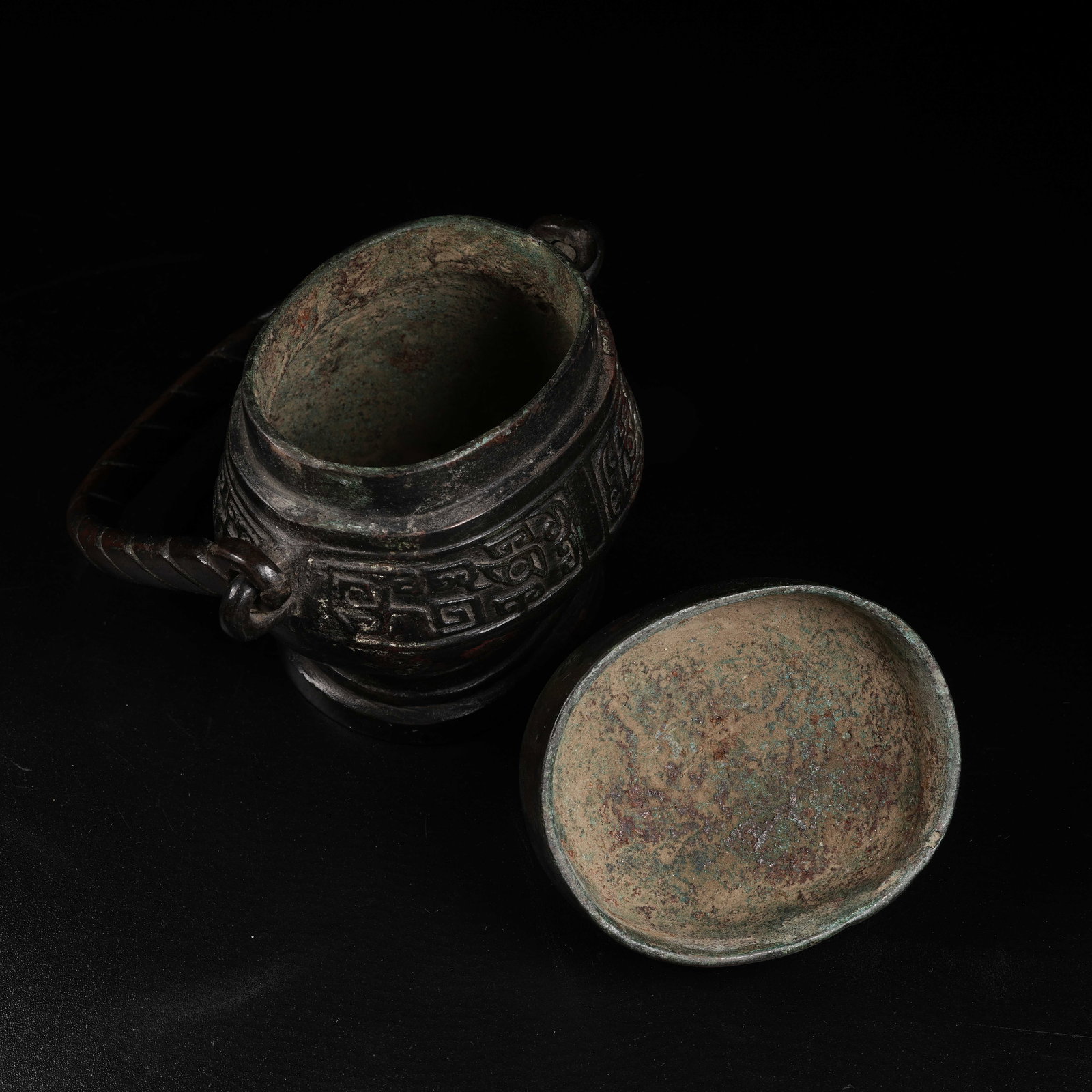 A COPPER LOOP-HANDLED YOU VESSEL WITH BEAST MASK PATTERN - 8