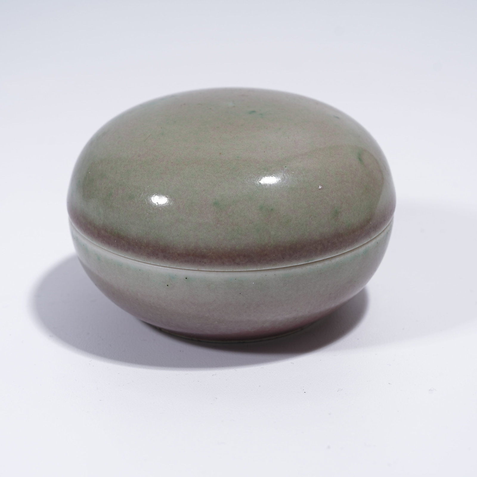 A BEAN RED GLAZE COVERED BOX - 4