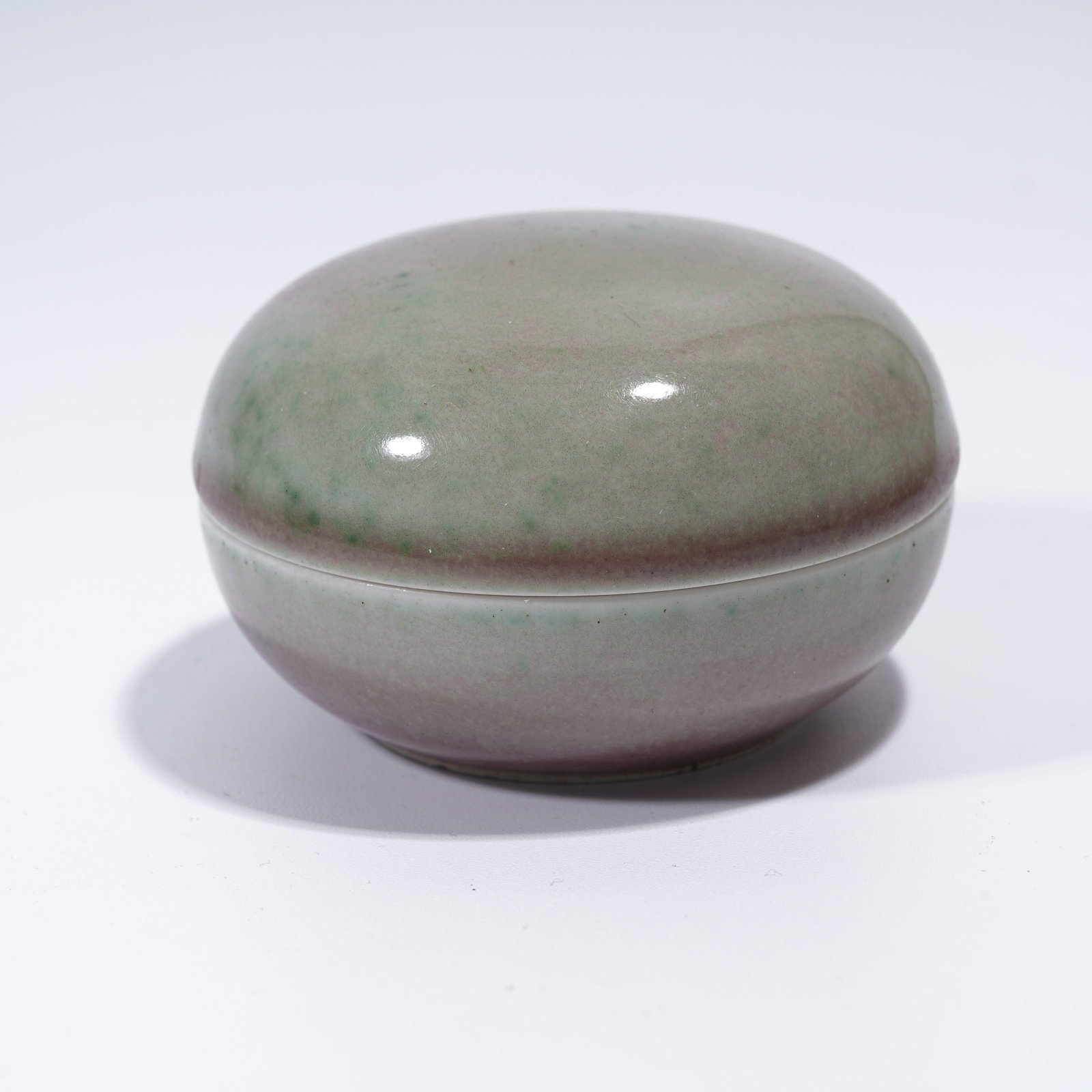 A BEAN RED GLAZE COVERED BOX - 7