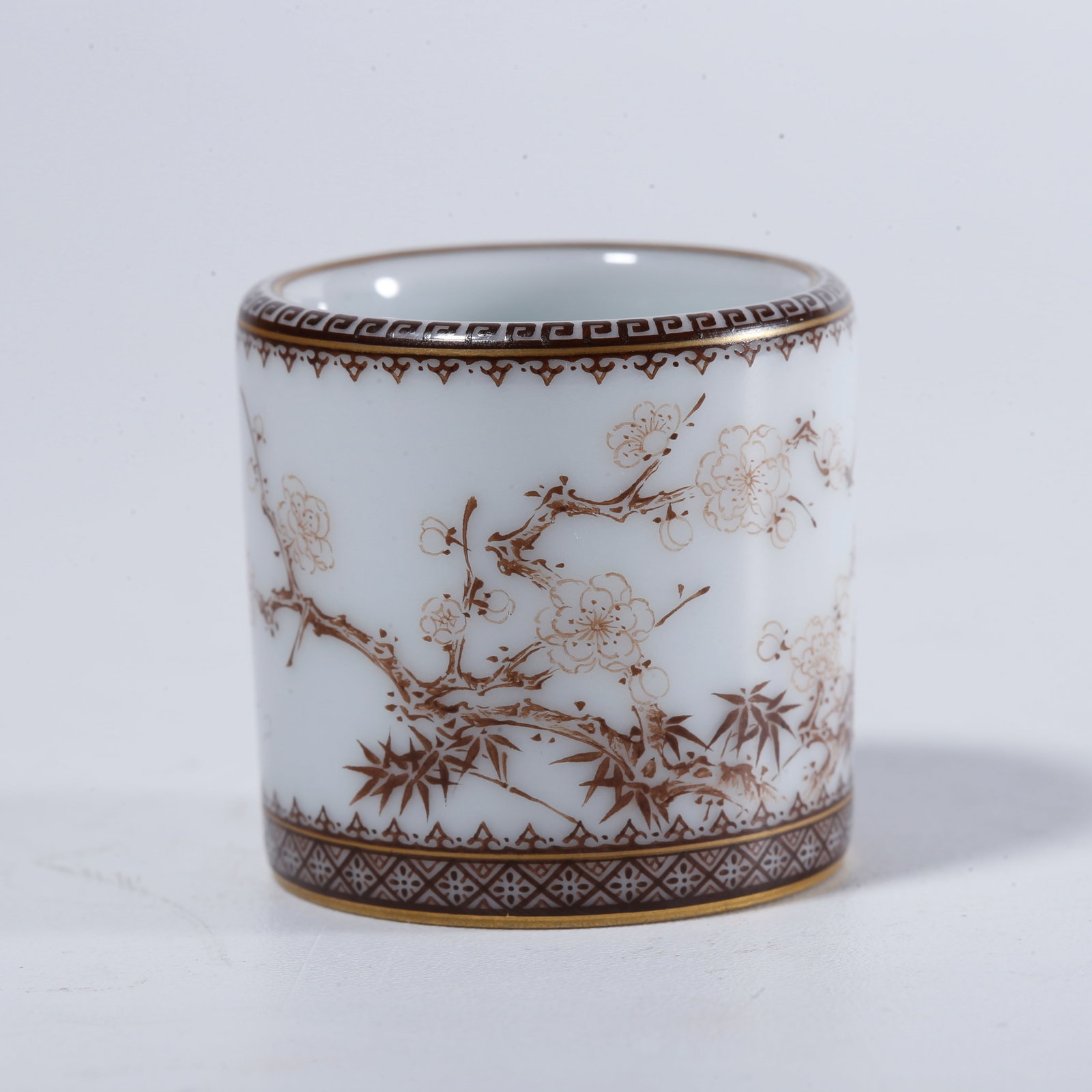 A FAMILLE-ROSE PLUM BLOSSOM ARCHER’S RING (1 of 9)