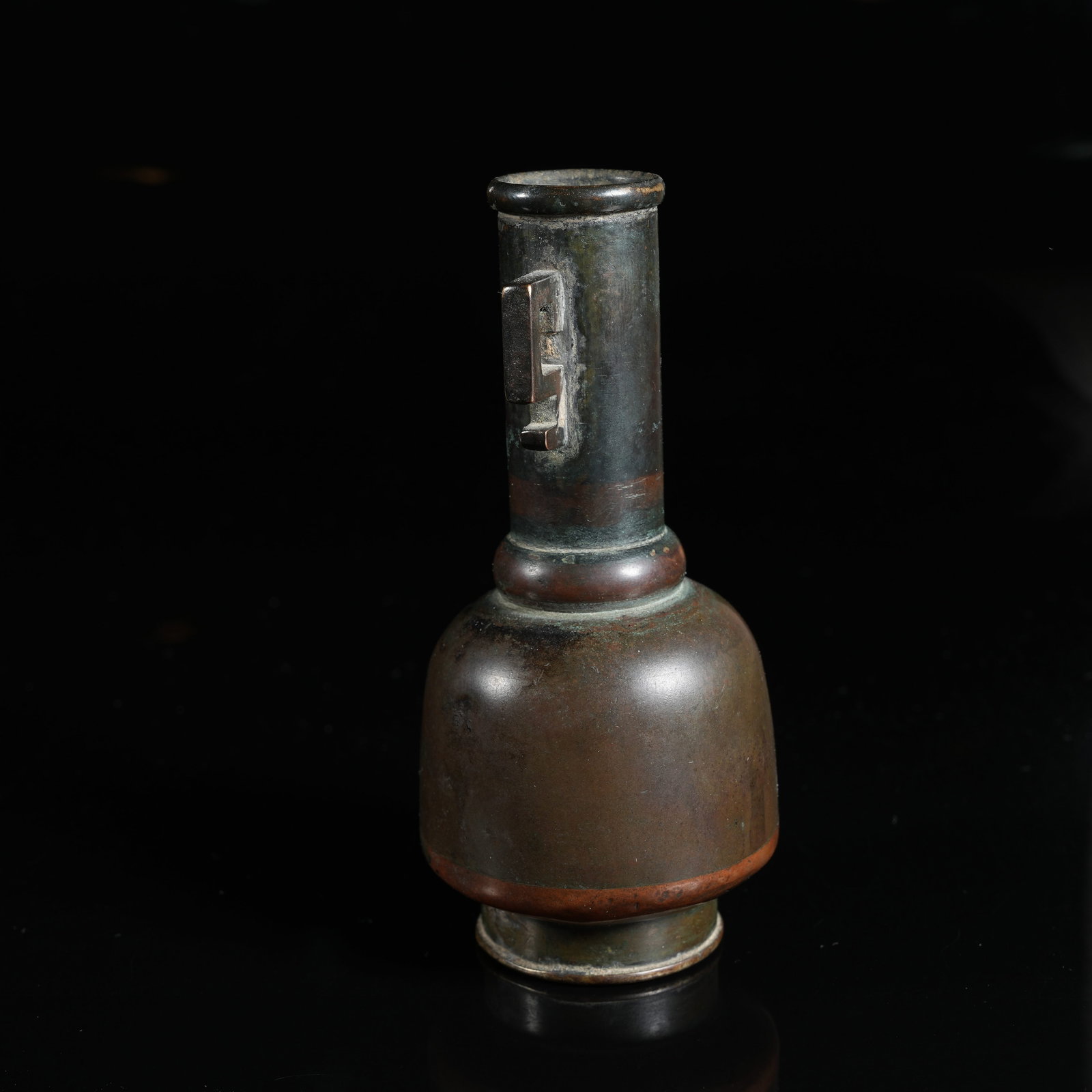 A BRONZE RITUAL VASE - 3