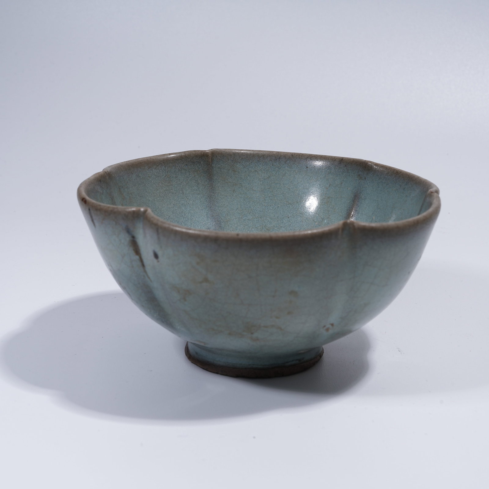 A JUN KILN FLOWER-MOUTHED BOWL (1 of 9)