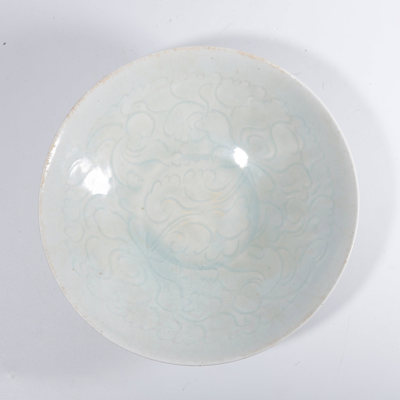 A HUTIAN KILN BOWL WITH FLORAL PATTERN: Hutian Kiln Bowl with Floral Pattern