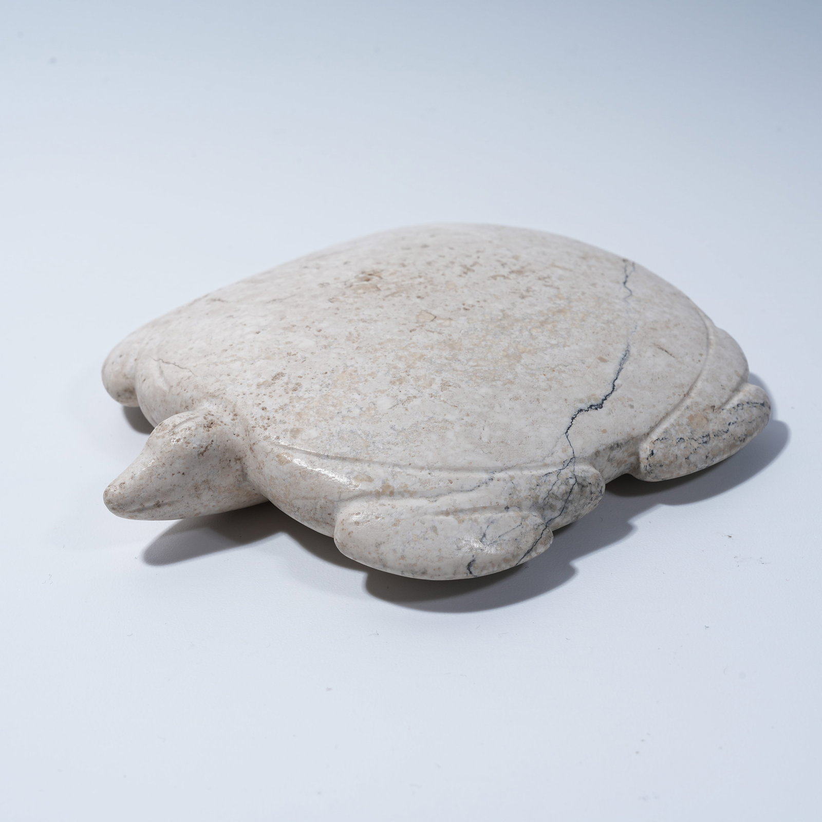A HONGSHAN CULTURE ARCHAIC JADE TURTLE PENDANT (1 of 8)