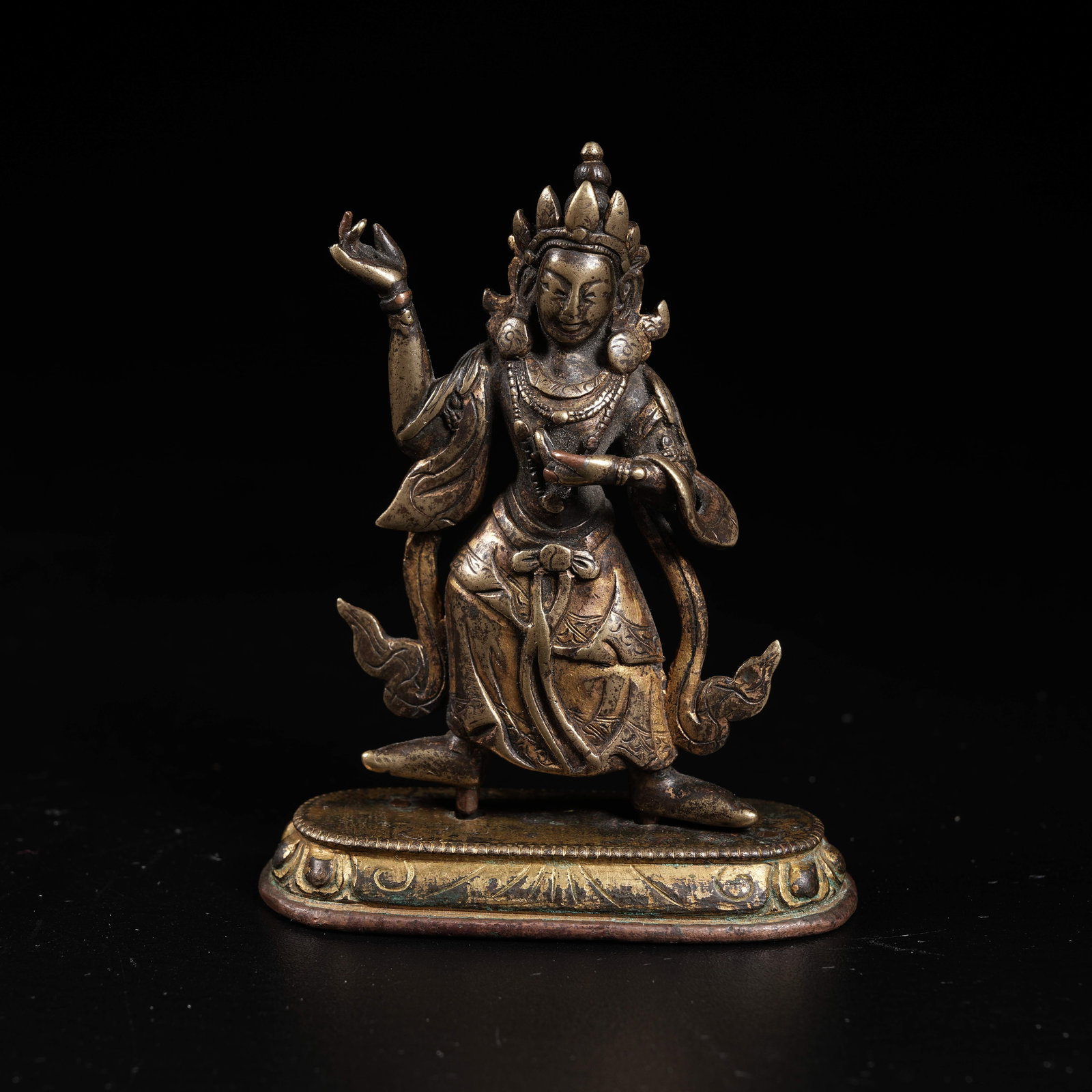 A GILT COPPER STATUE OF OFFERING BODHISATTVA (1 of 8)