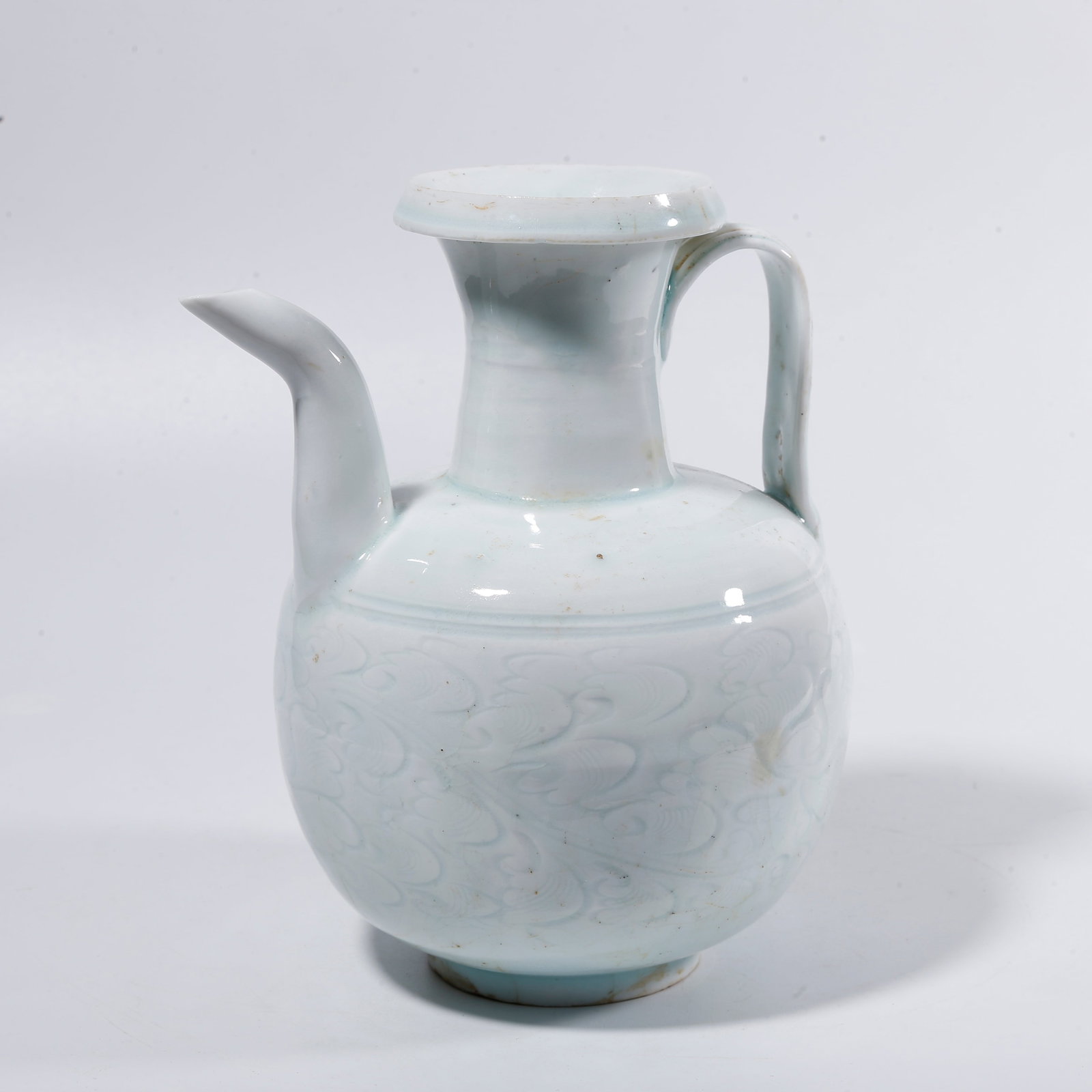 A HUTIAN KILN EWER WITH FLORAL PATTERN (1 of 10)