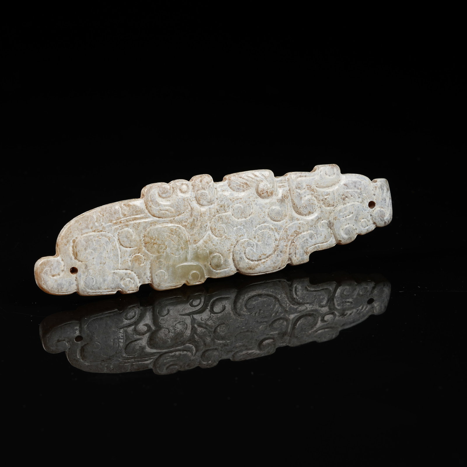 A ARCHAIC JADE CLOUD-SCROLL PATTERN PENDANT - 7