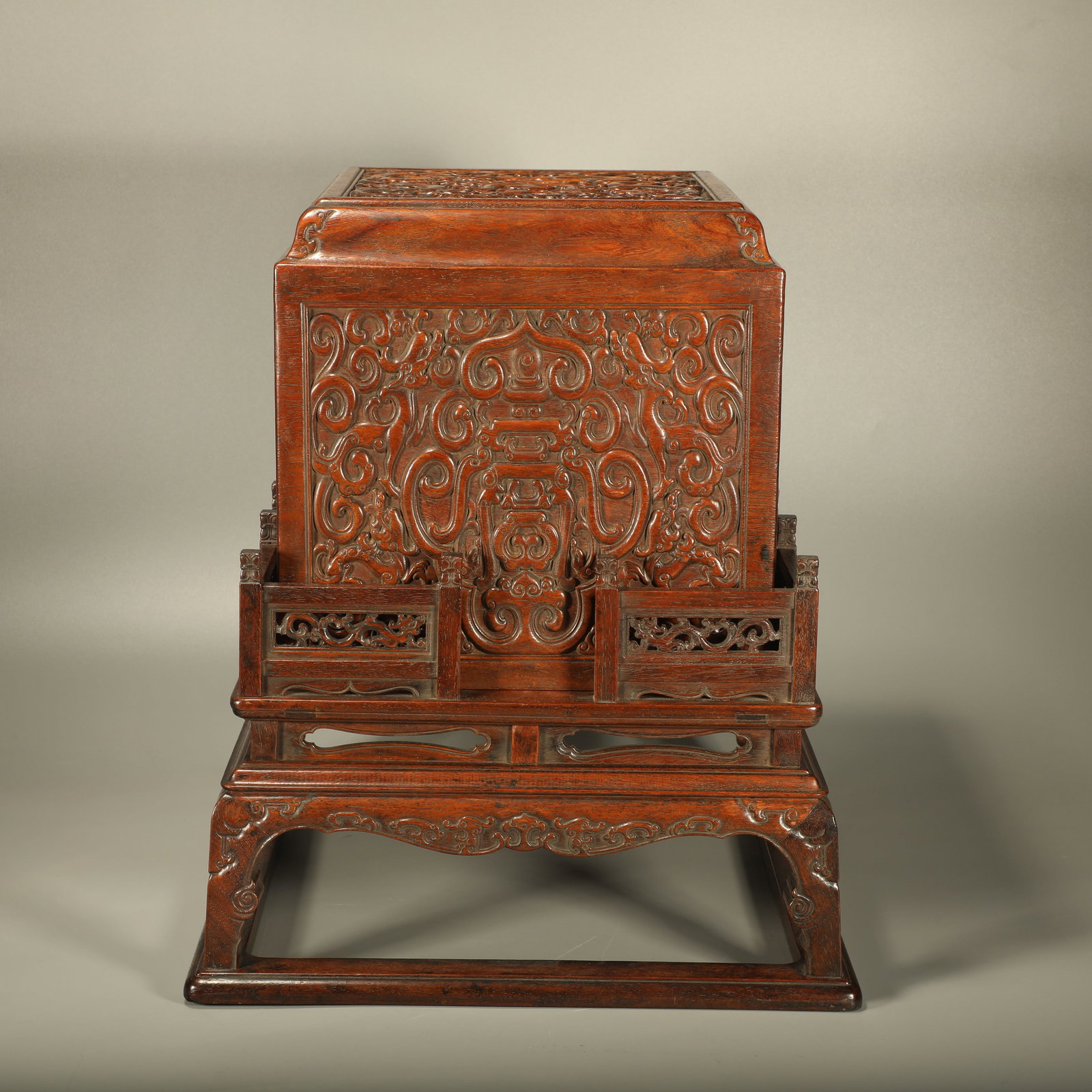 A SET OF HUANGHUALI SEALS CARVED WITH DRAGON PATTERN (1 of 7)