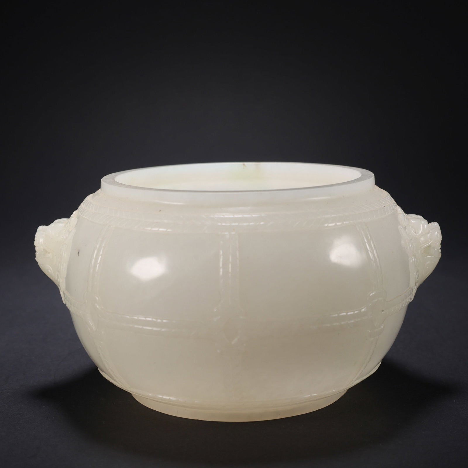A HETIAN JADE ROPE-PATTERN DOUBLE-DRAGON JAR - 2