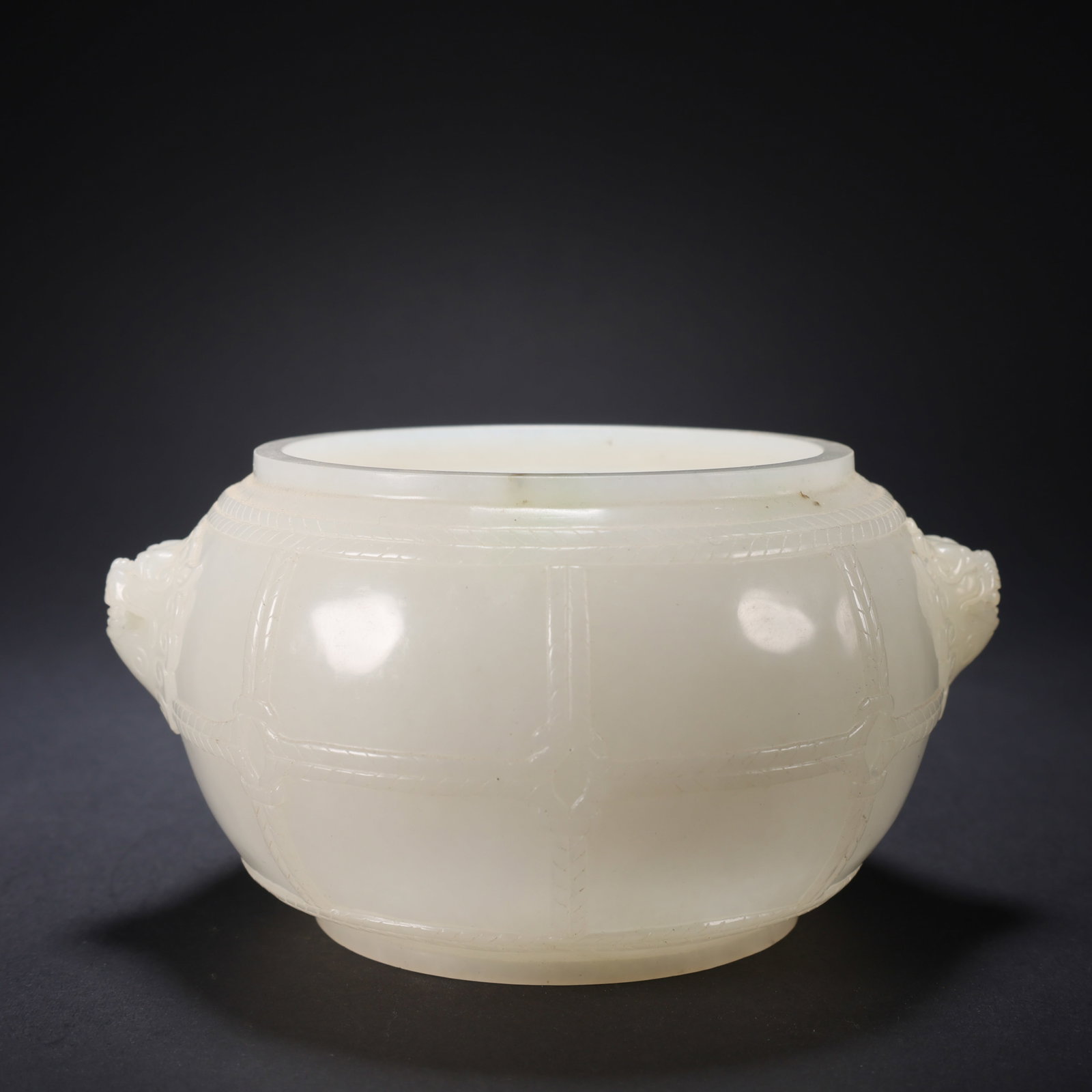 A HETIAN JADE ROPE-PATTERN DOUBLE-DRAGON JAR - 5