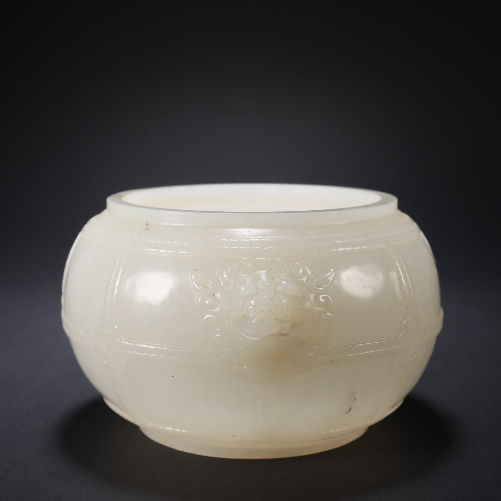 A HETIAN JADE ROPE-PATTERN DOUBLE-DRAGON JAR - 7