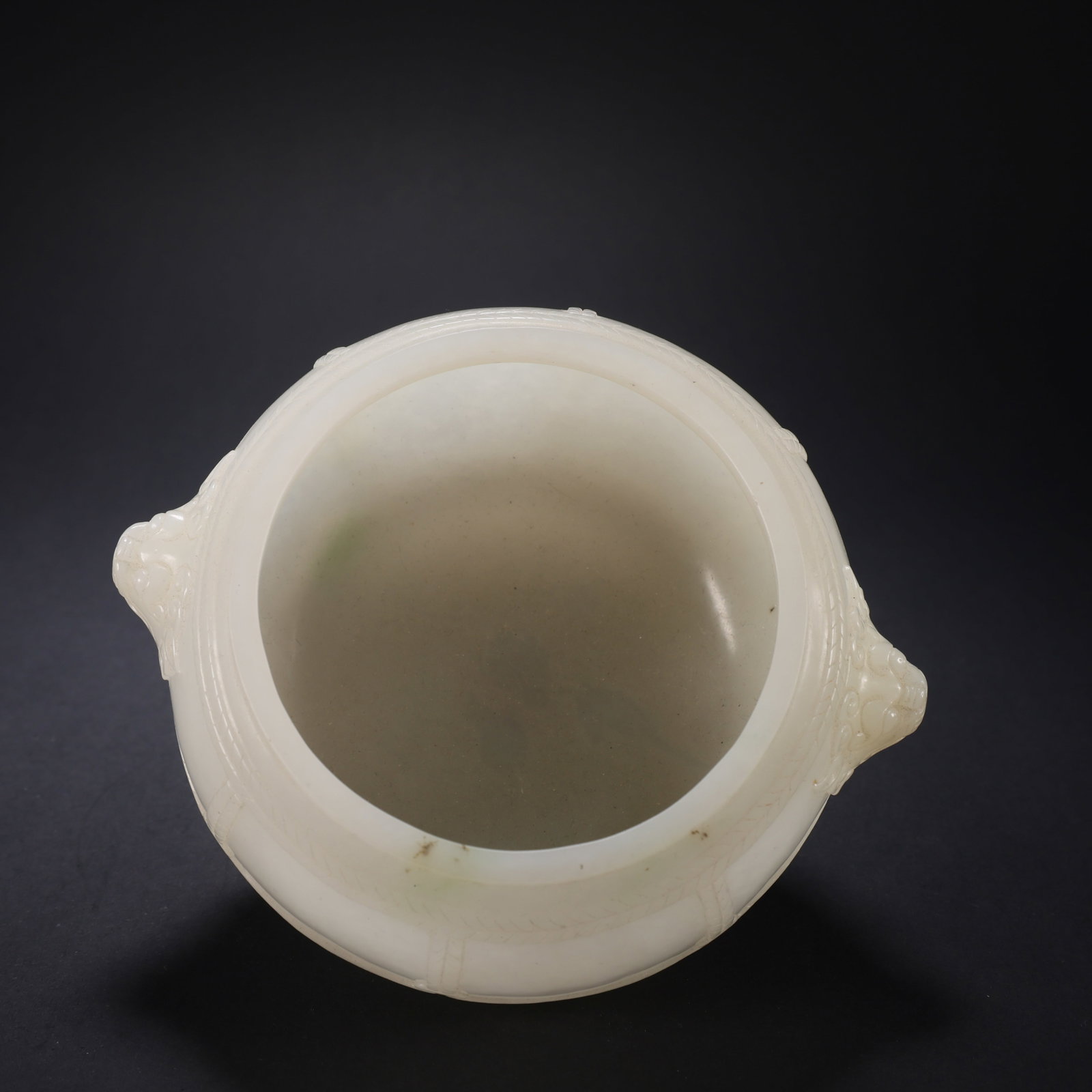 A HETIAN JADE ROPE-PATTERN DOUBLE-DRAGON JAR - 8