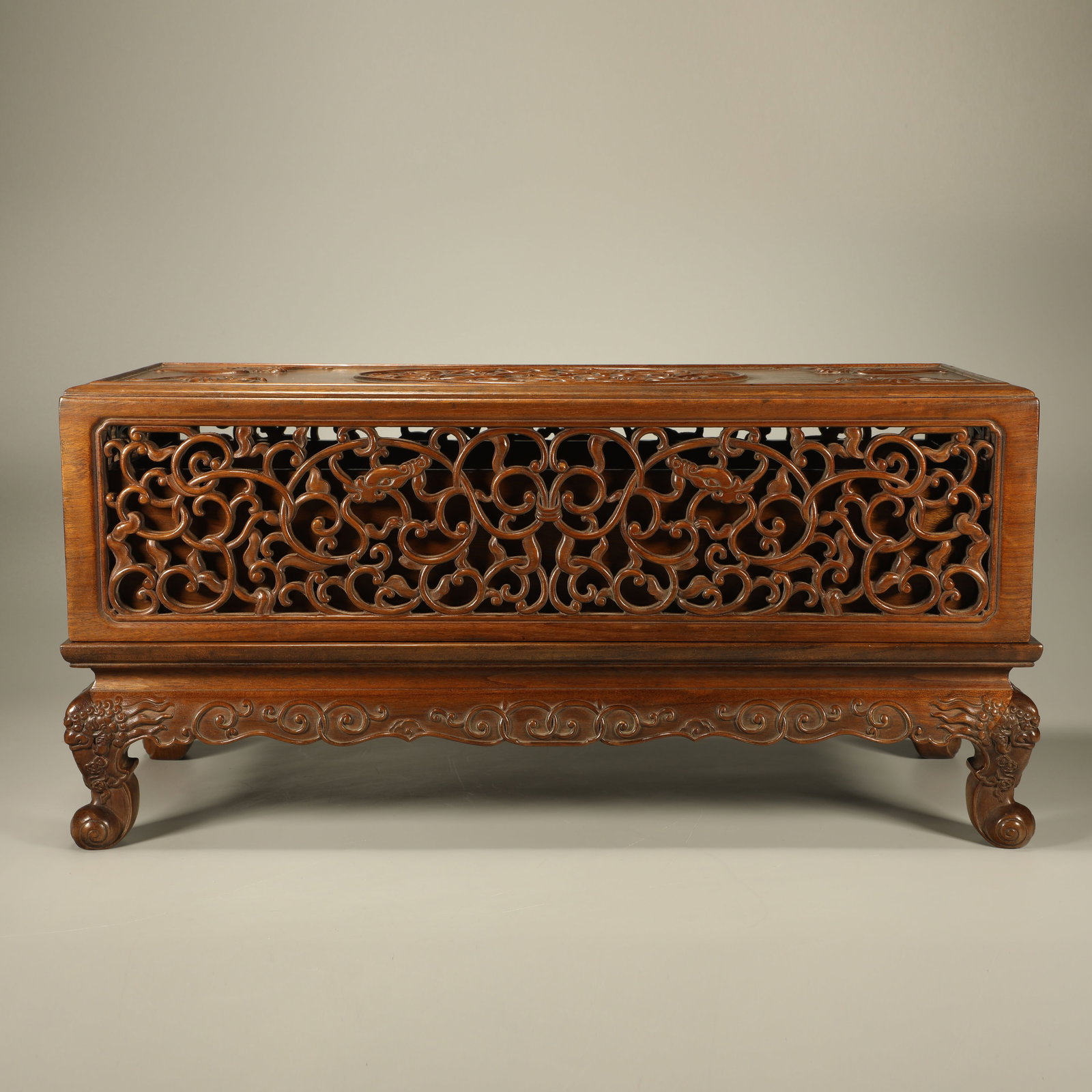 A GOLDEN NANMU LIDDED BOX CARVED WITH DRAGON PATTERN (1 of 7)