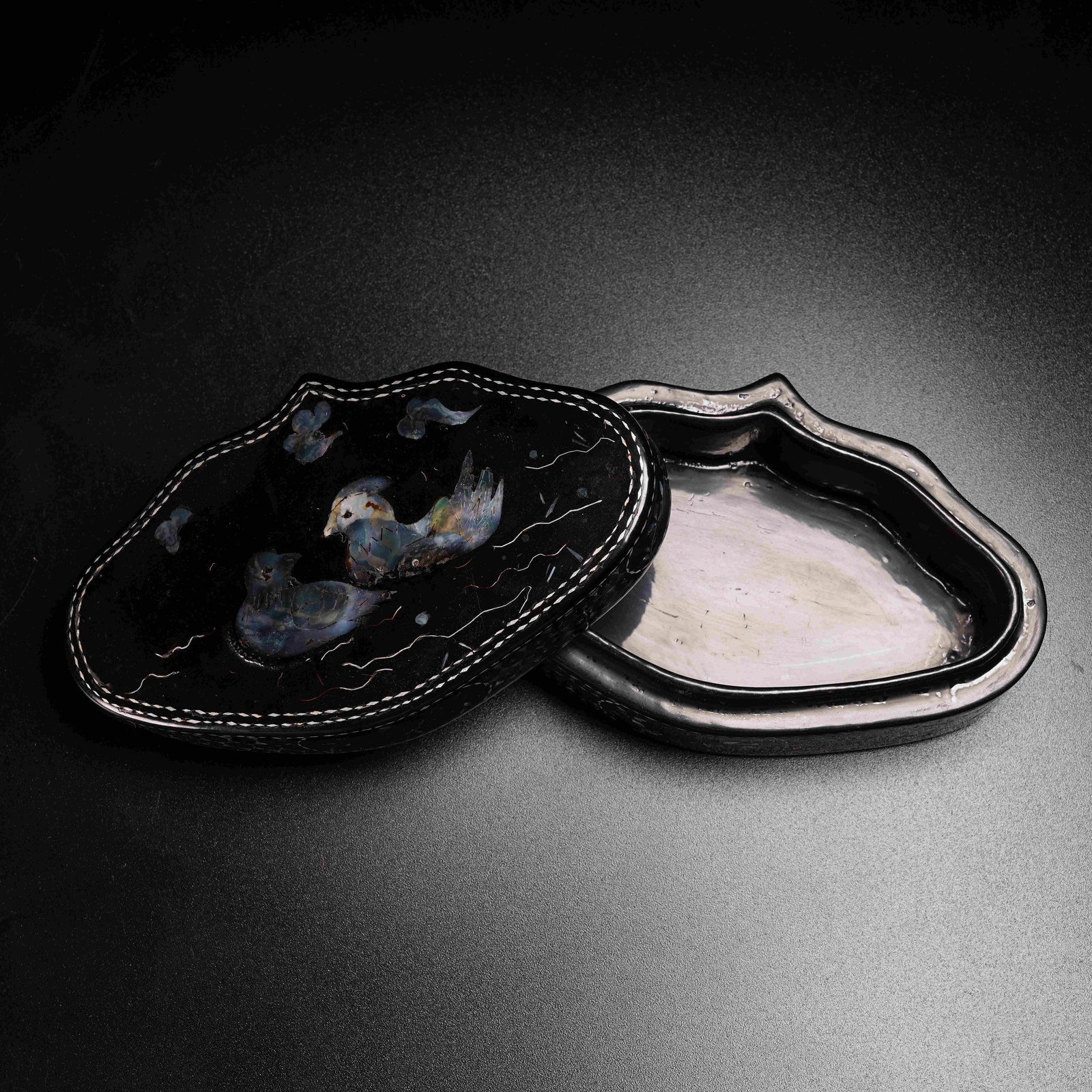 A LACQUER BOX WITH MOTHER-OF-PEARL INLAY AND MANDARIN DUCK MOTIF (1 of 8)