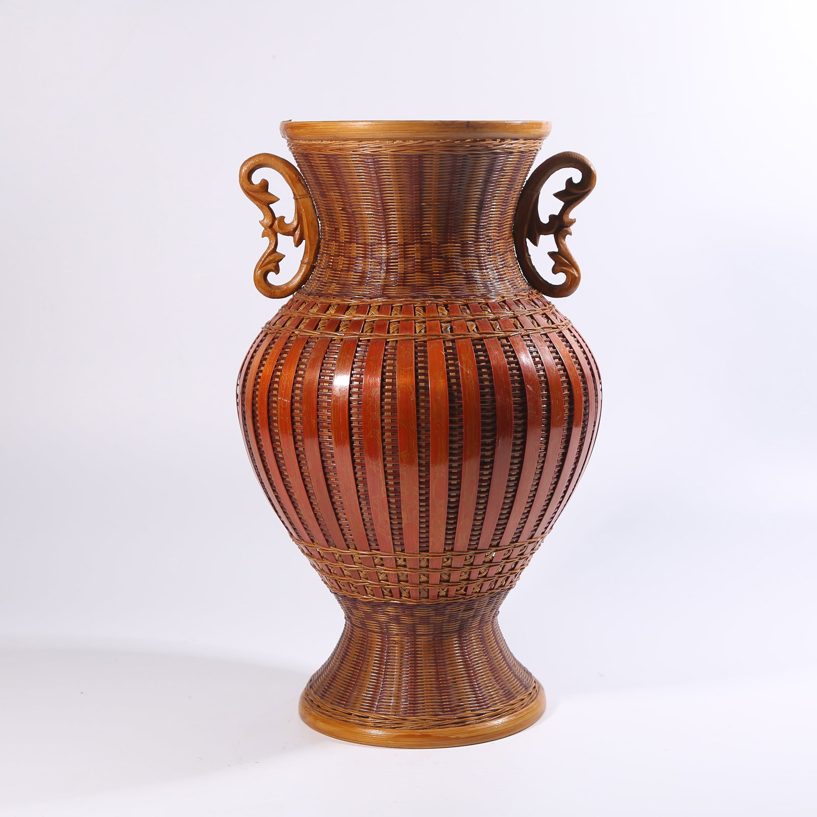 A BAMBOO-WEAVE FLOWER HOLDER WITH PHOENIX HANDLES (1 of 11)