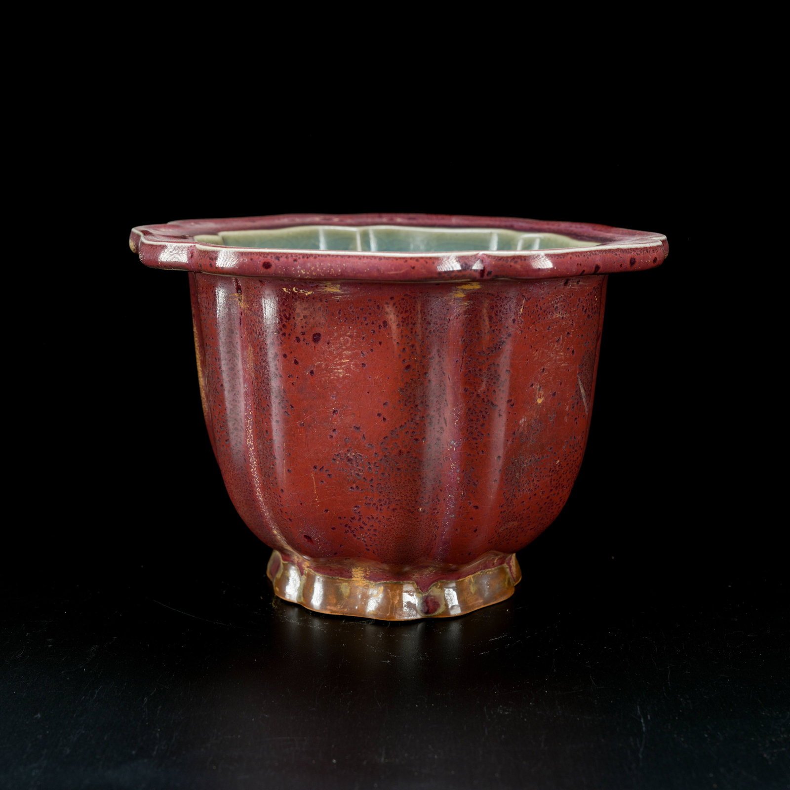 A JUN KILN GLAZED LOBED FOLDED-RIM FLOWER POT (1 of 9)