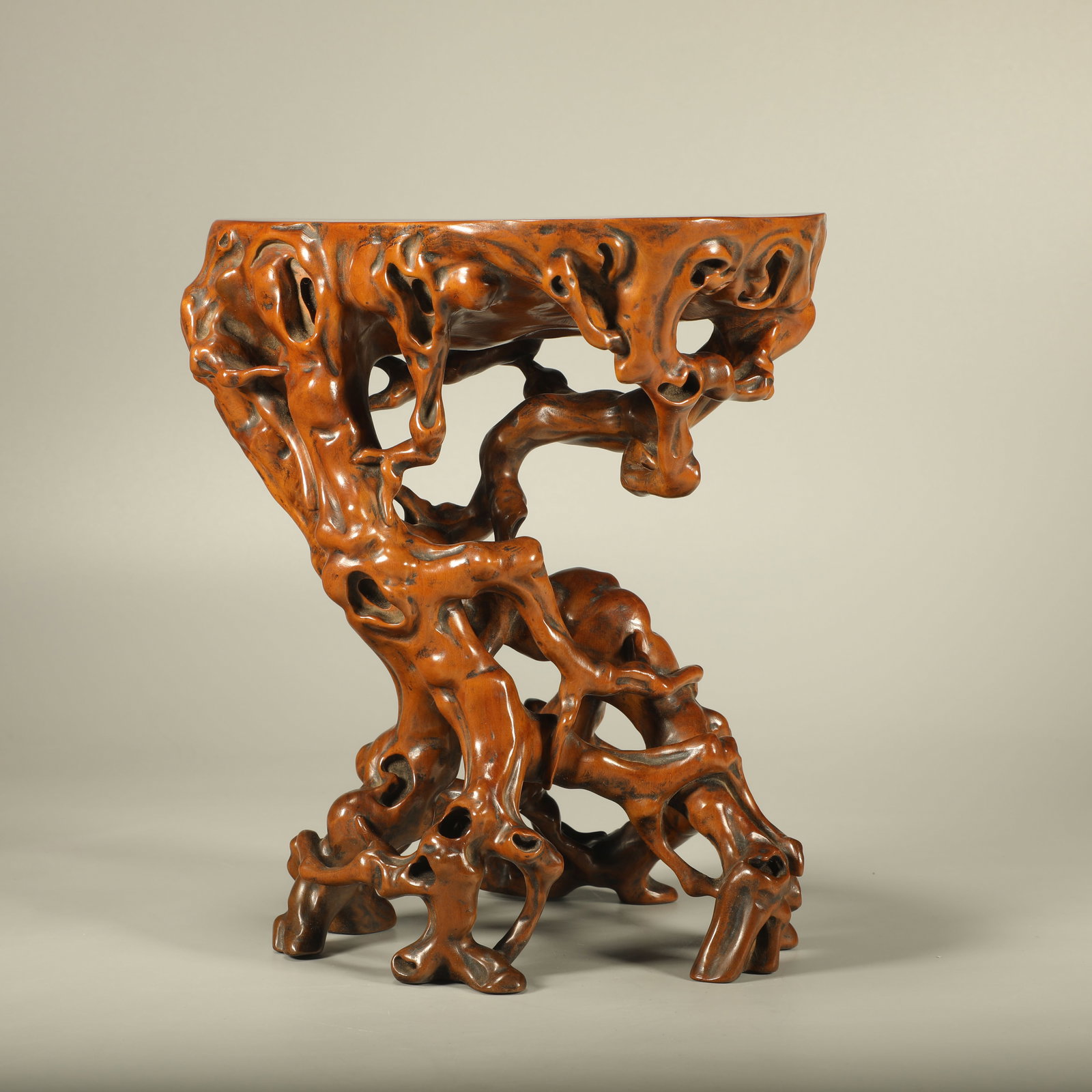 A BOXWOOD ROOT-SHAPED STAND (1 of 6)