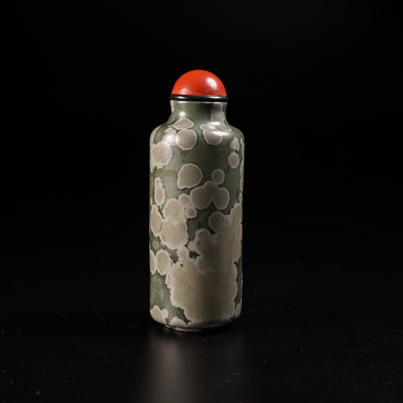 A "PATCH STONE" SNUFF BOTTLE (1 of 9)