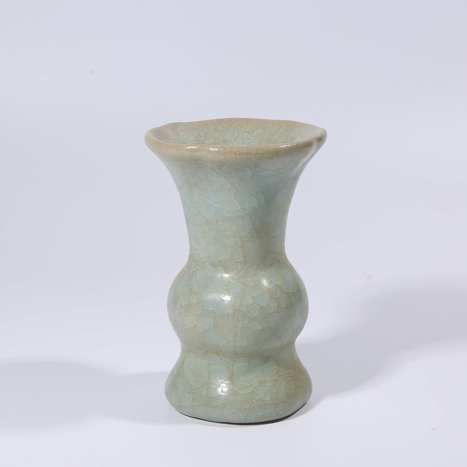A GUAN KILN FLOWER GU: Guan Kiln Flower Gu