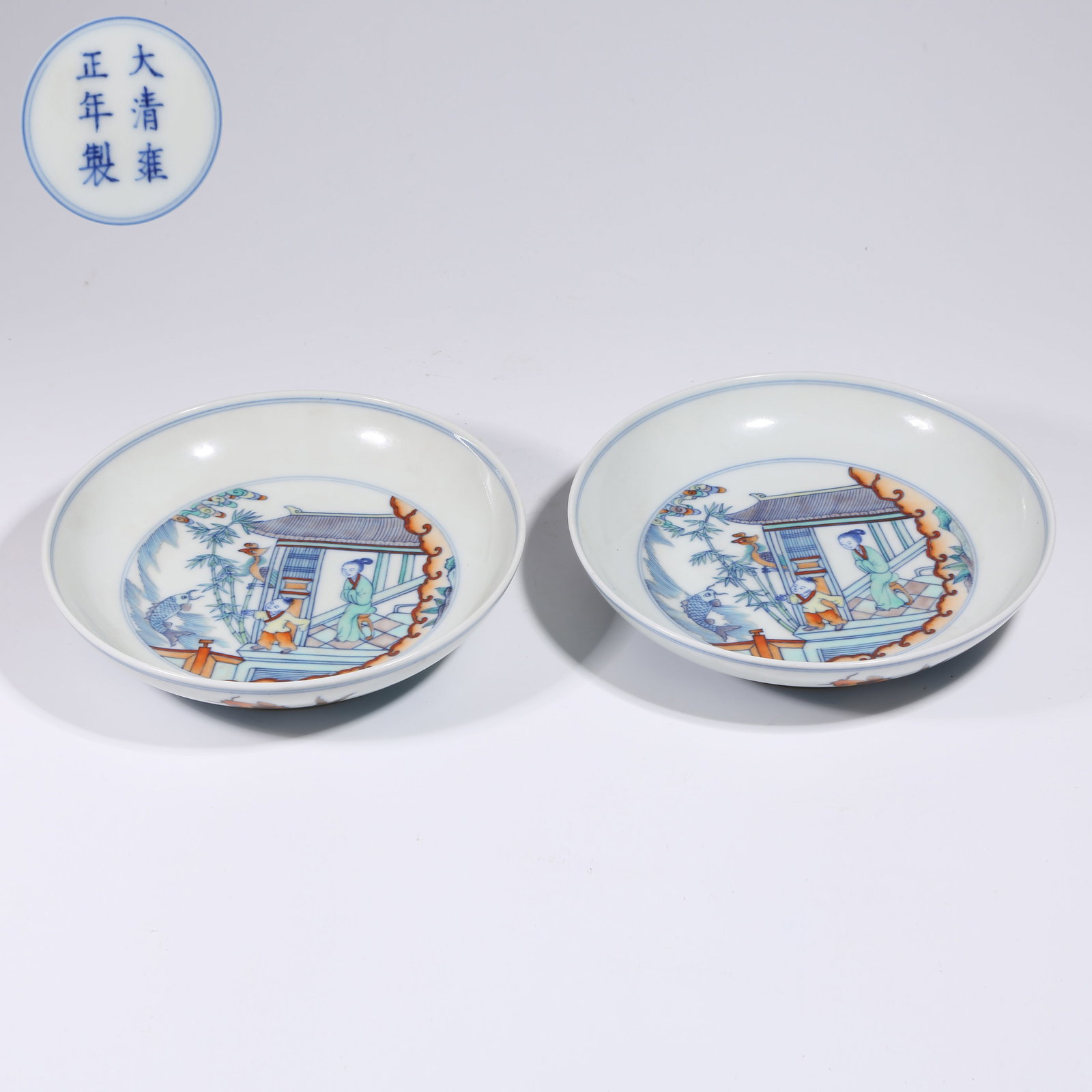 A SET OF DOUCAI "WISHING CHILDREN SUCCESS" DRAGON AND PHOENIX PLATES: Set of Doucai "Wishing Children Success" Dragon and Phoenix Plates