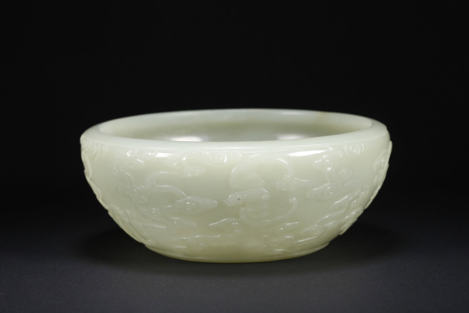 A HETIAN JADE WASHER WITH CLOUD AND FU PATTERN - 2
