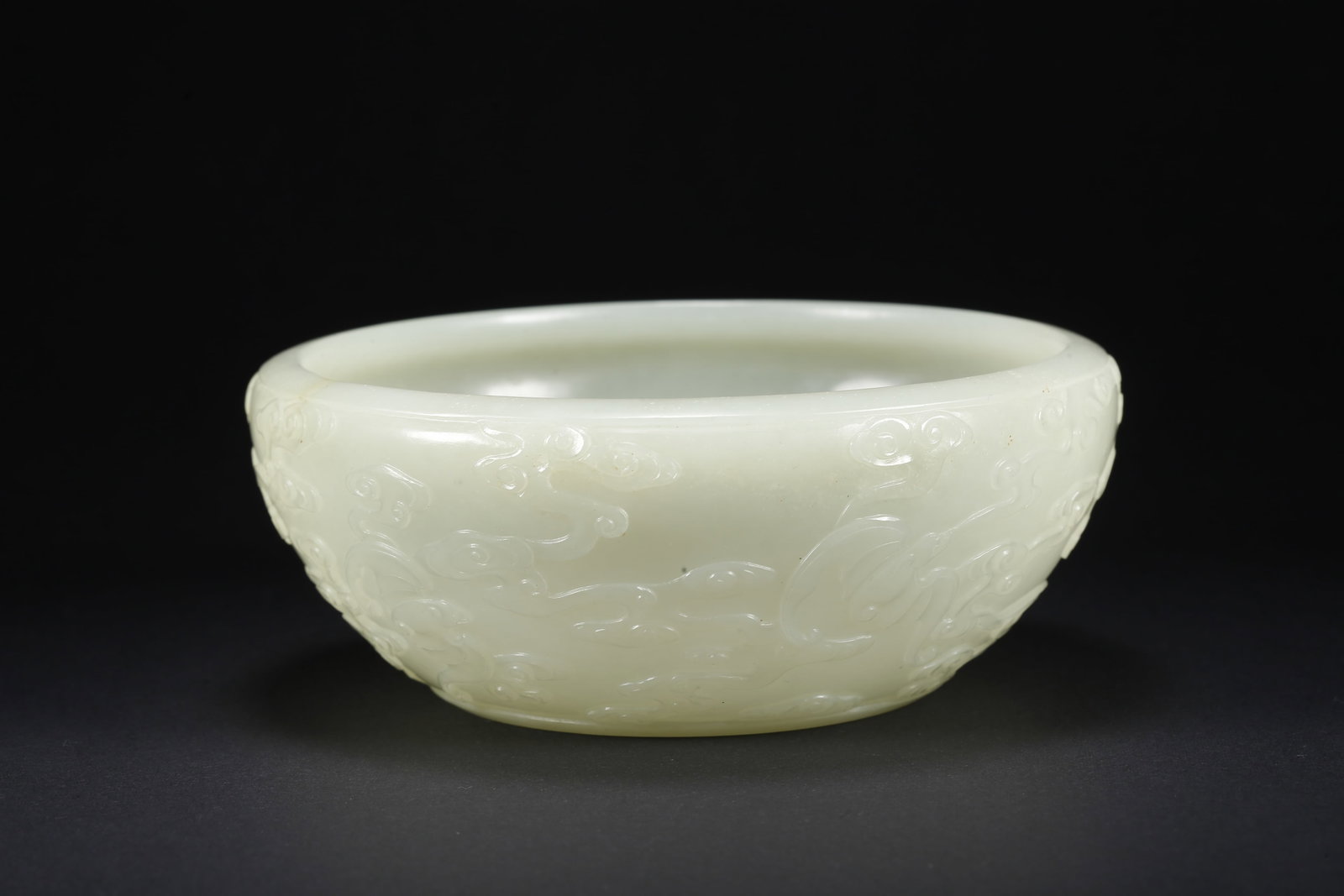 A HETIAN JADE WASHER WITH CLOUD AND FU PATTERN - 4