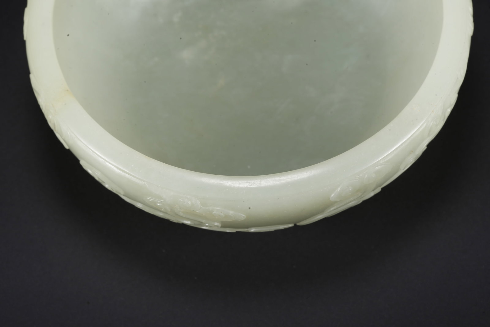 A HETIAN JADE WASHER WITH CLOUD AND FU PATTERN - 7