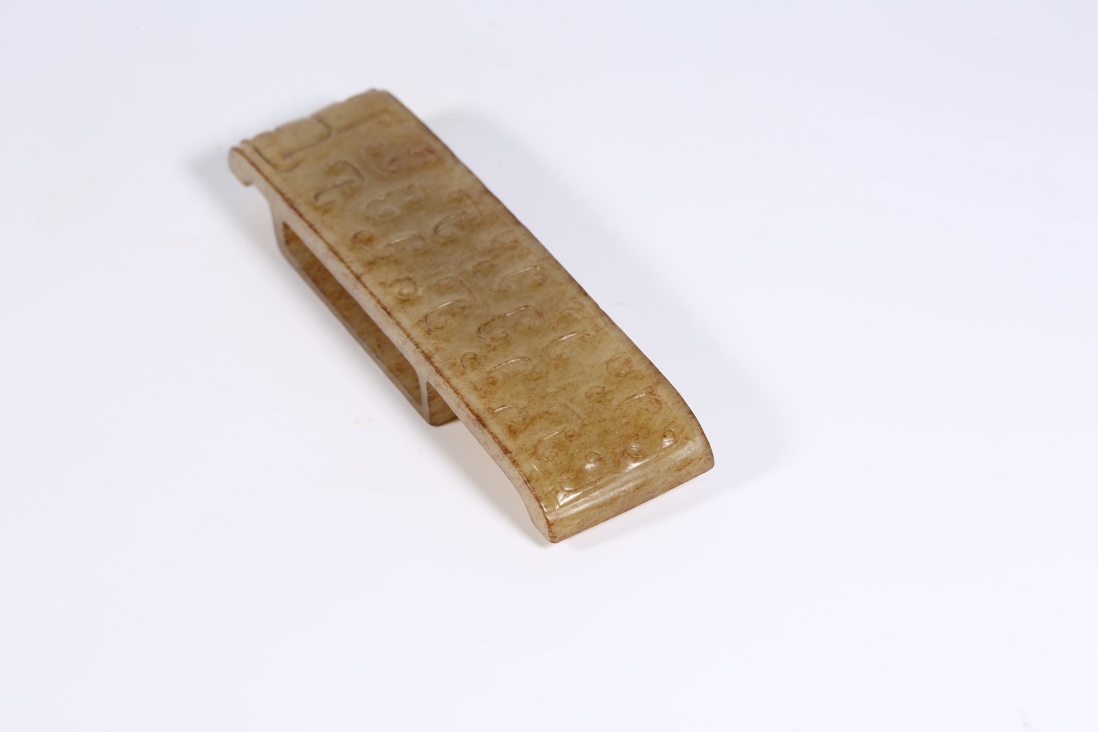 A ANCIENT JADE SWORD FITTING WITH INTERLINKED CLOUD MOTIF - 2