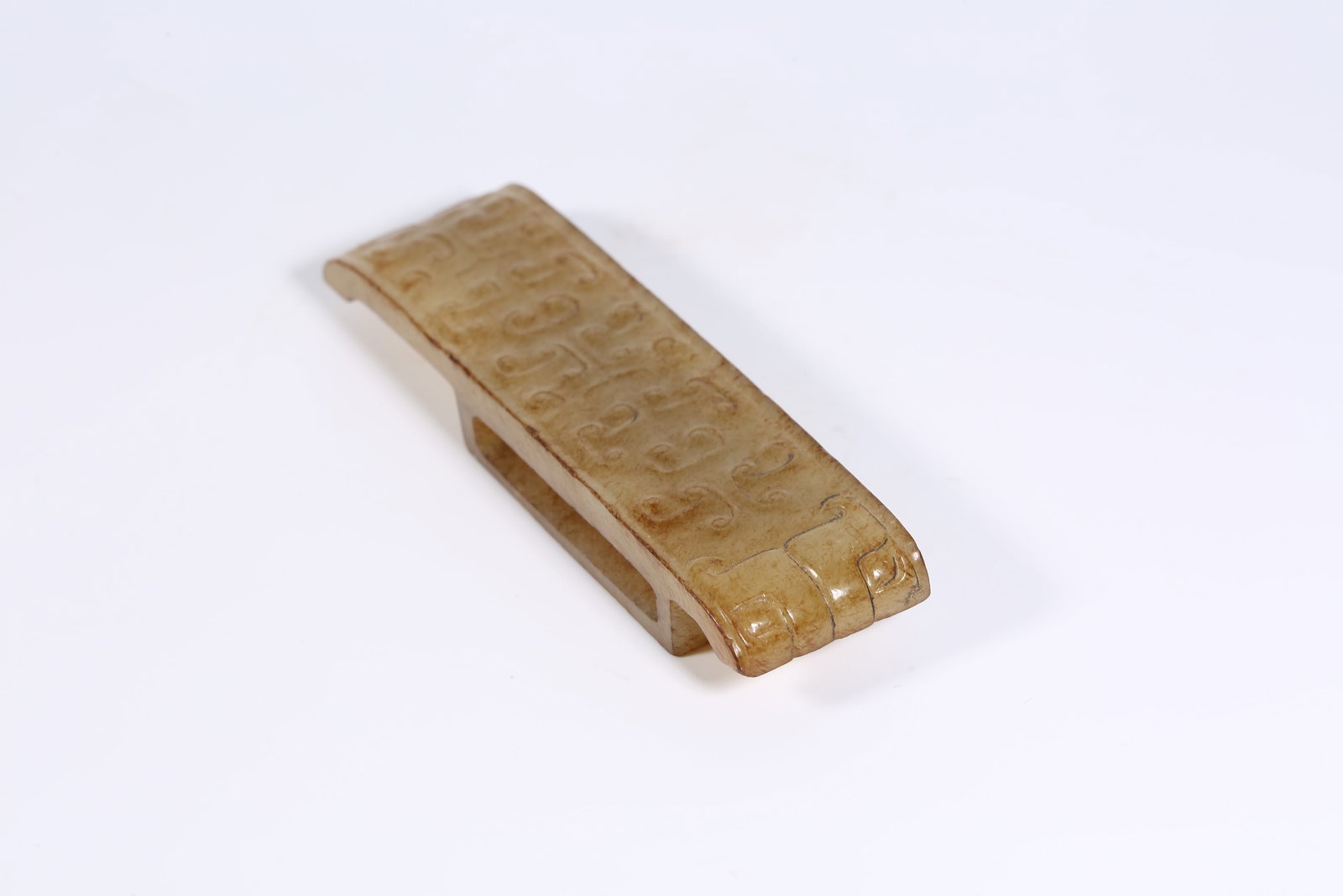 A ANCIENT JADE SWORD FITTING WITH INTERLINKED CLOUD MOTIF - 4