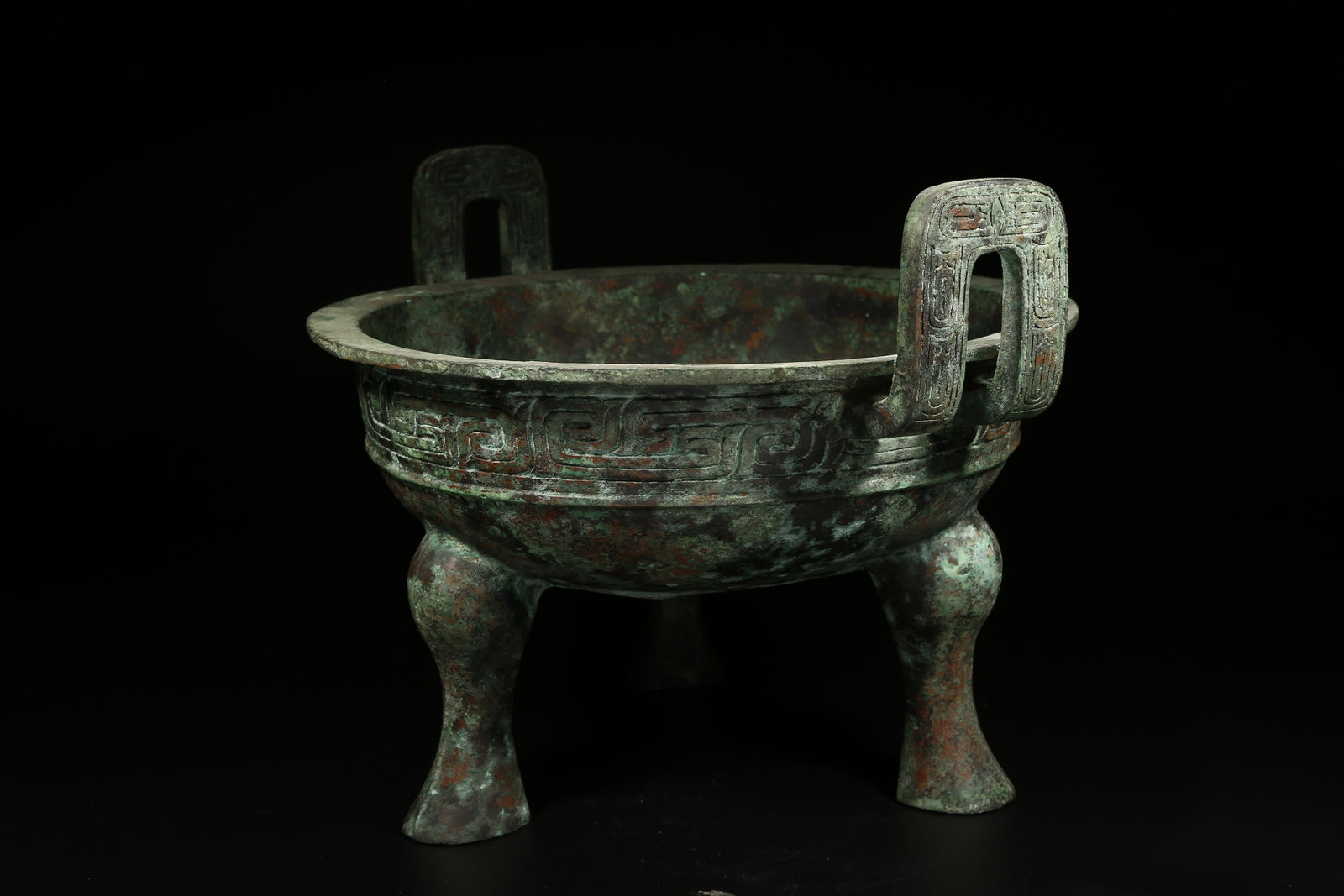 A BRONZE DING VESSEL - 2