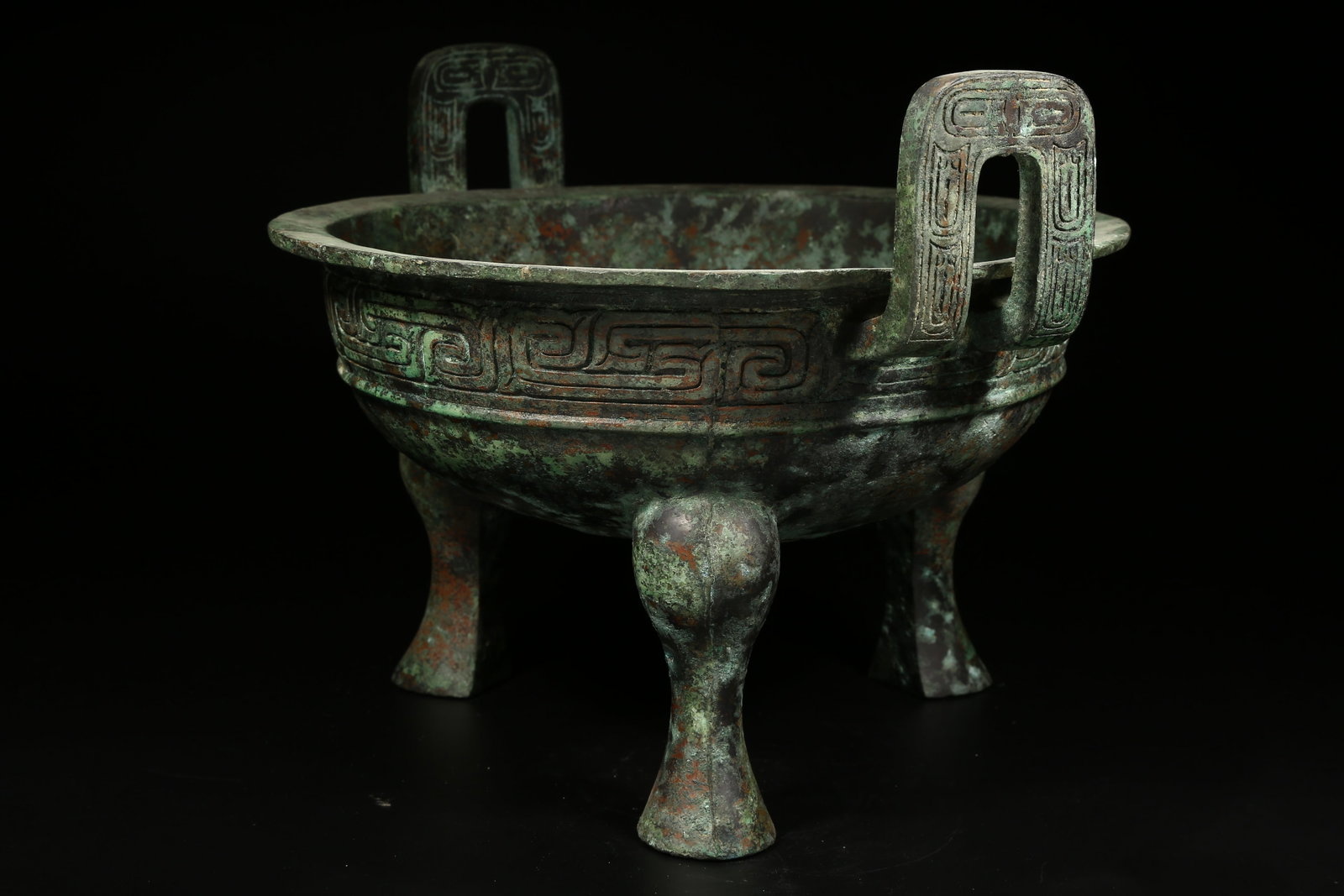 A BRONZE DING VESSEL - 4