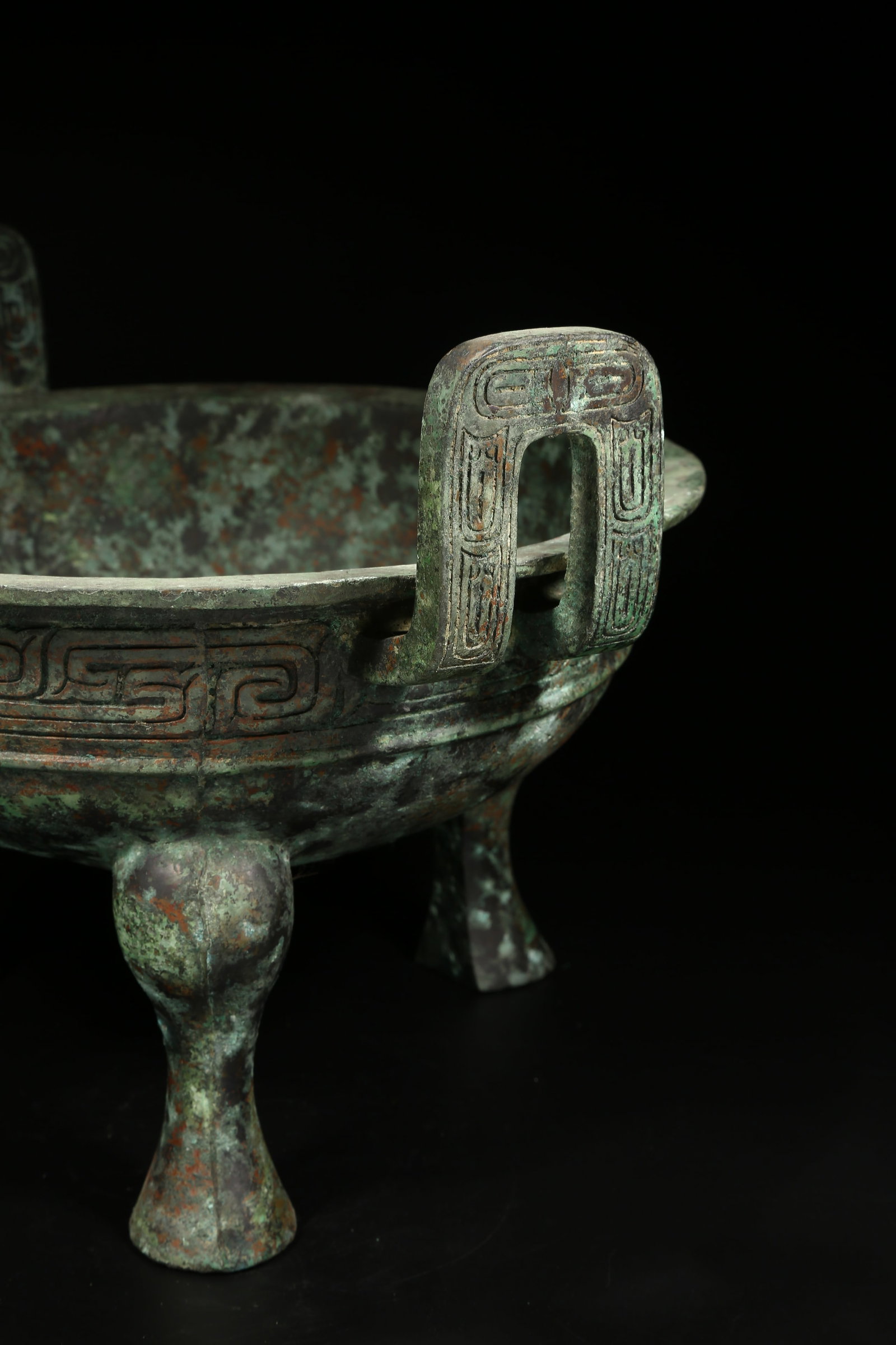 A BRONZE DING VESSEL - 5