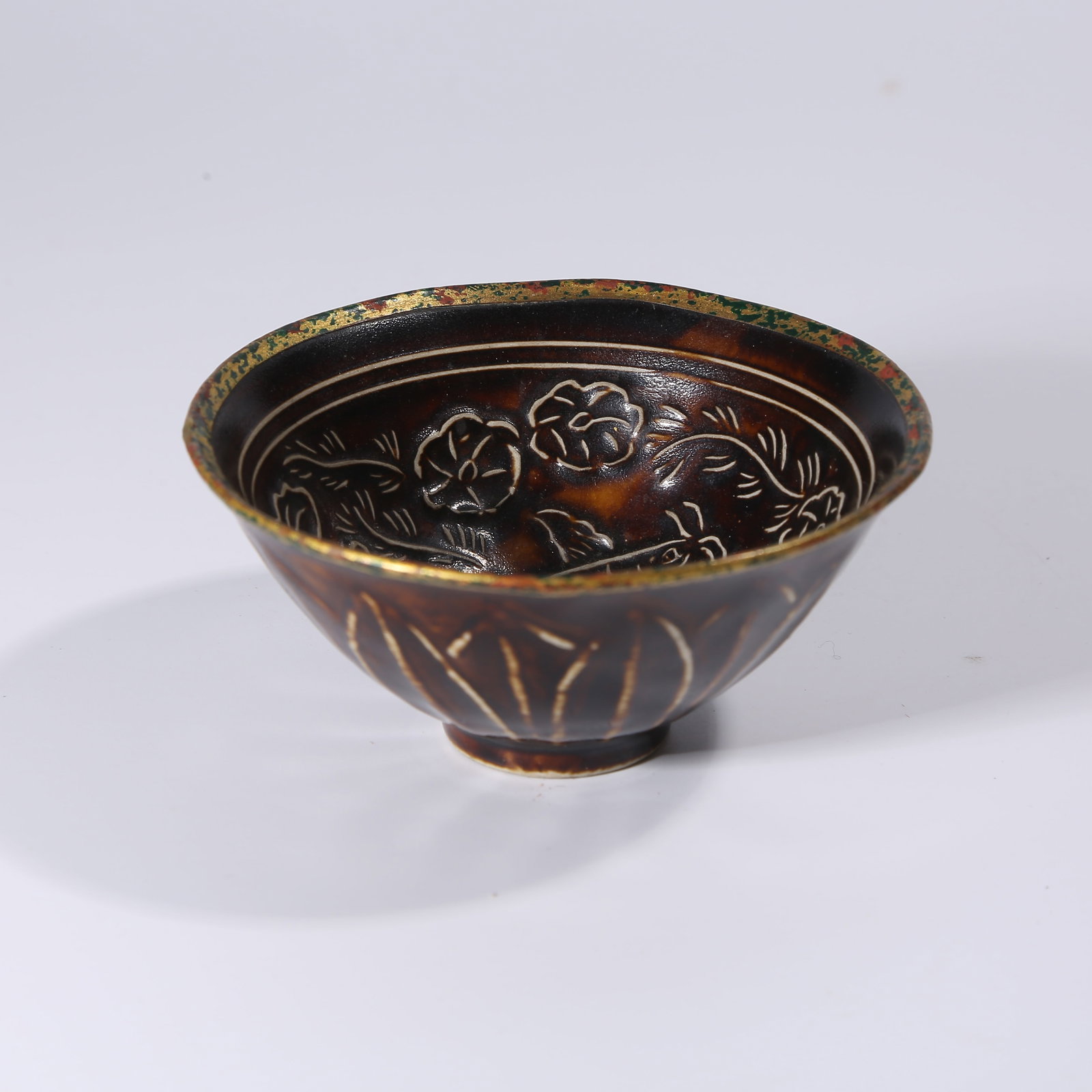 A SAUCE-GLAZE BOWL WITH FISH AND ALGAE PATTERN: Sauce-Glaze Bowl with Fish and Algae Pattern