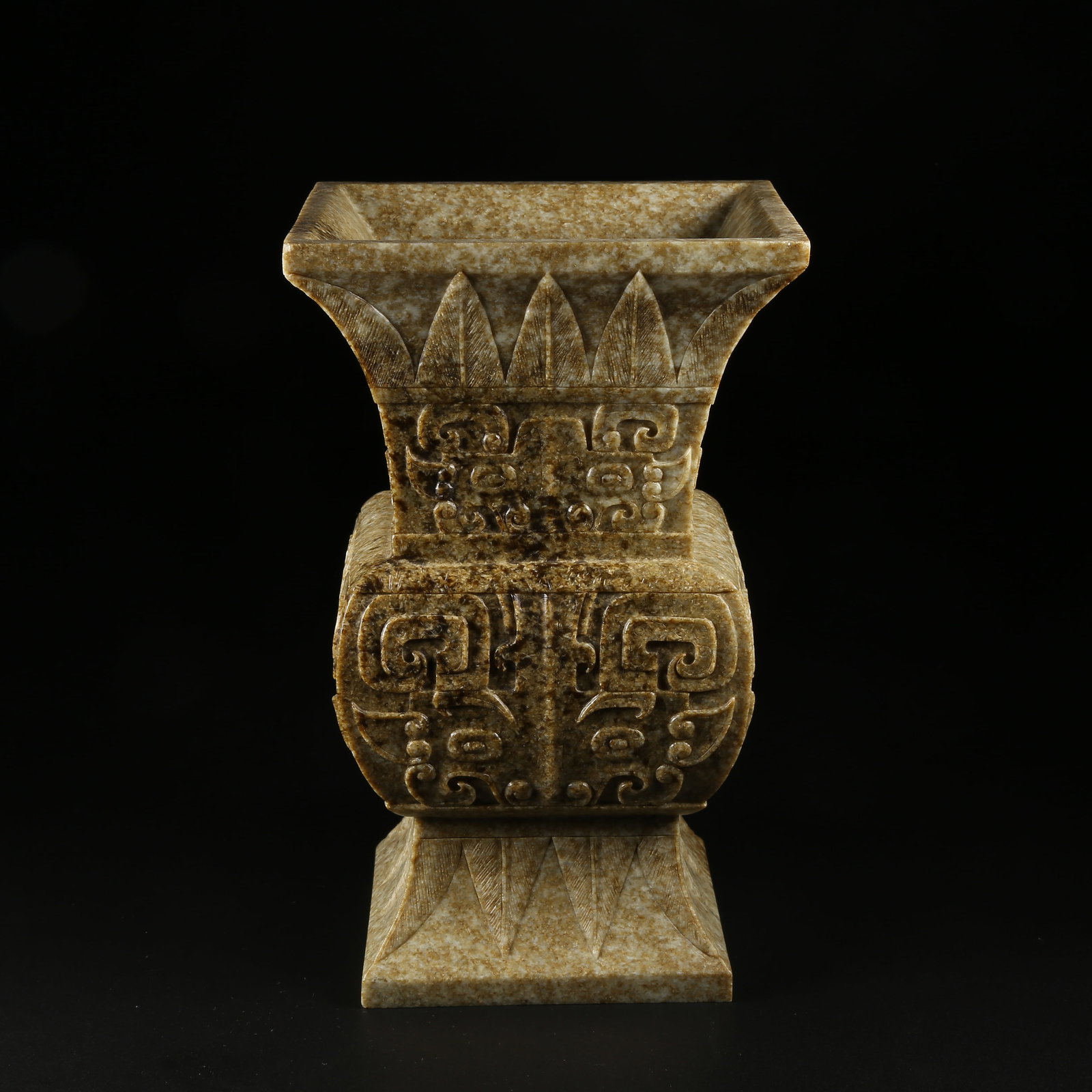A HETIAN JADE SQUARE ZUN WITH INSCRIPTION: Hetian Jade Square Zun with Inscription