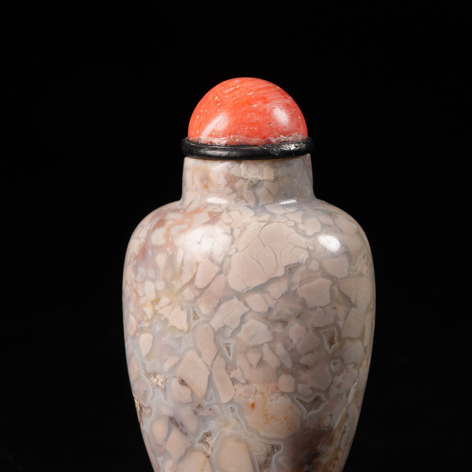 A "PATCH STONE" SNUFF BOTTLE - 2