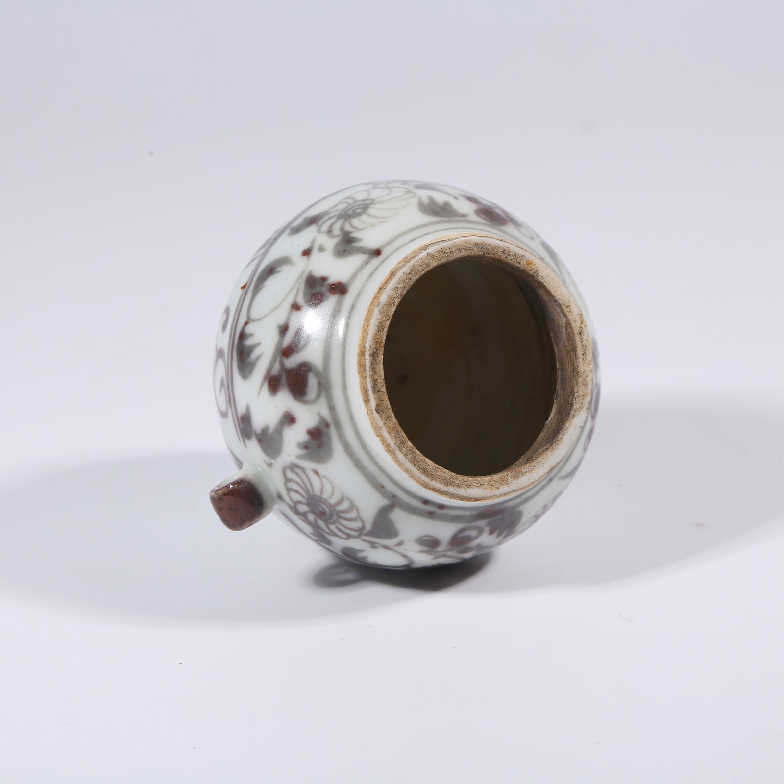 A UNDERGLAZE-RED BIRD-FEEDER JAR WITH FLORAL PATTERN (1 of 9)