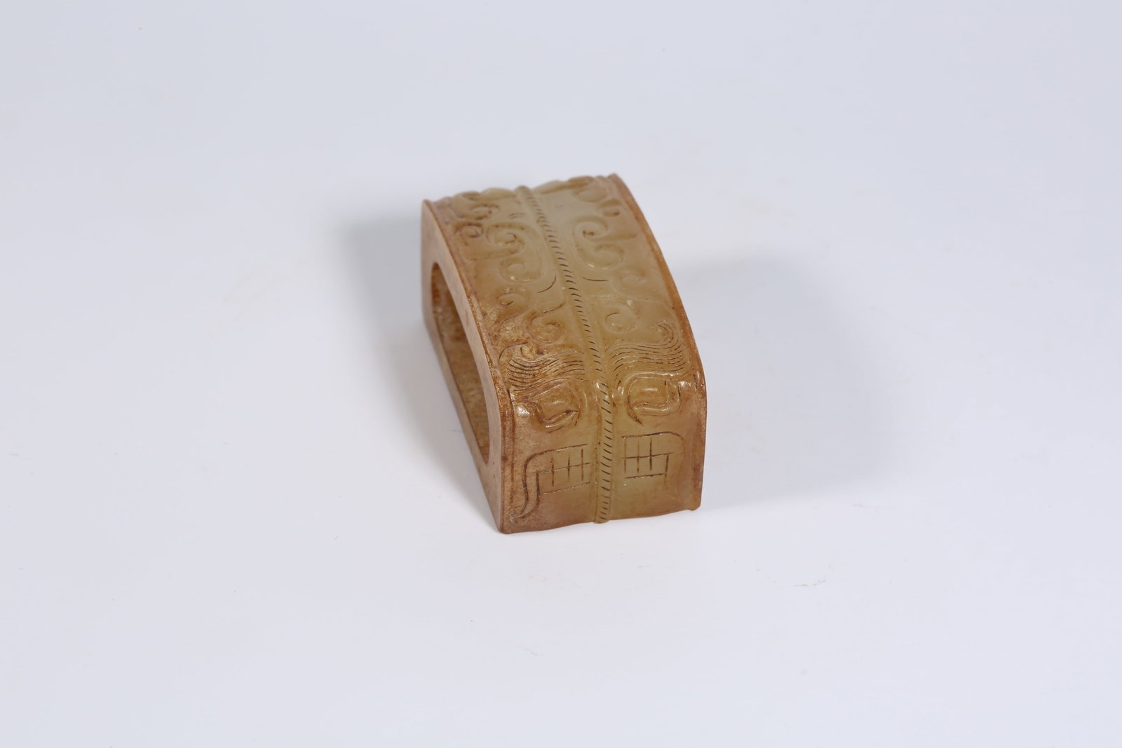 A ANCIENT JADE SWORD FITTING WITH INTERLINKED CLOUD MOTIF - 4
