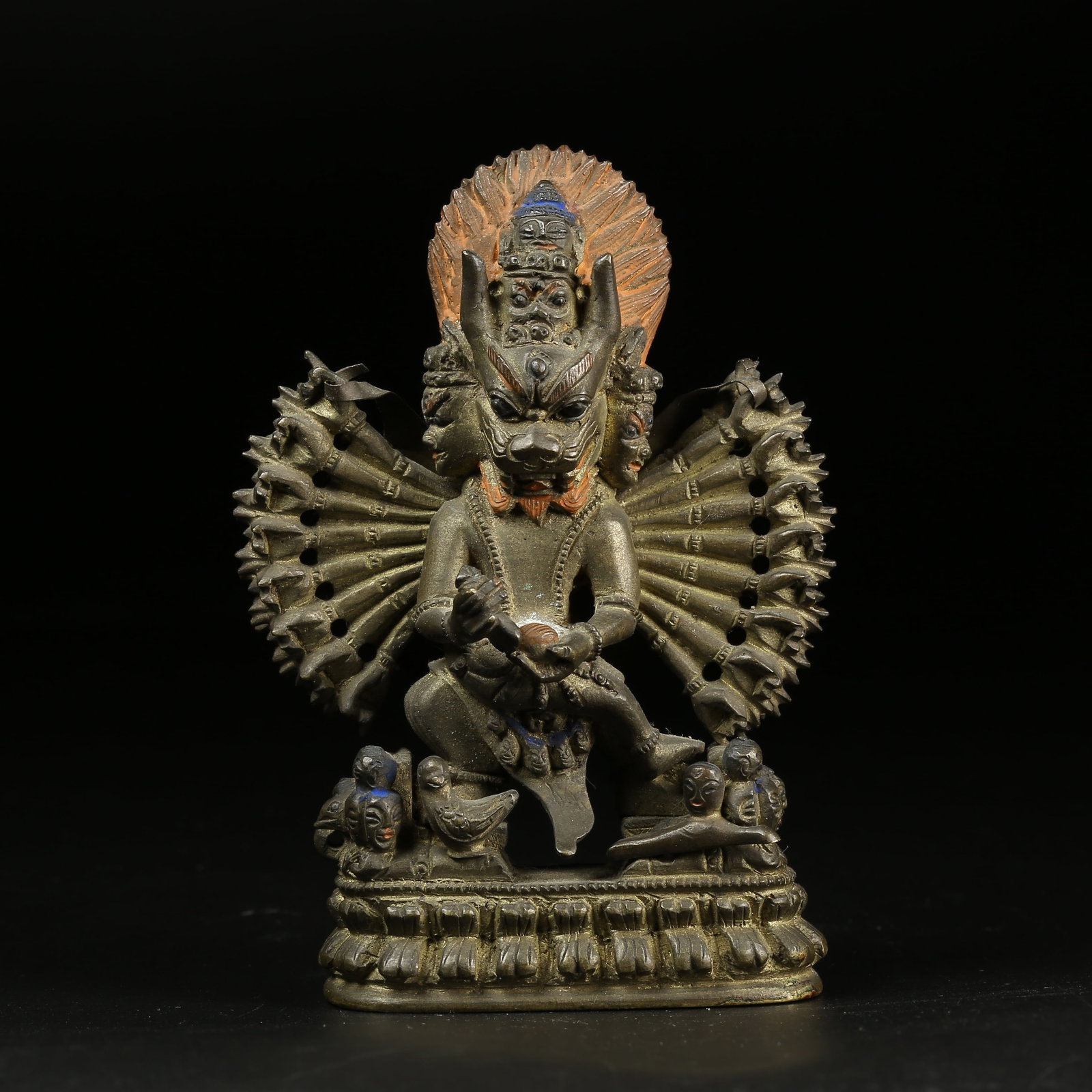 A BRONZE MAH?VAIROCANA VAJRA FIGURE (1 of 8)