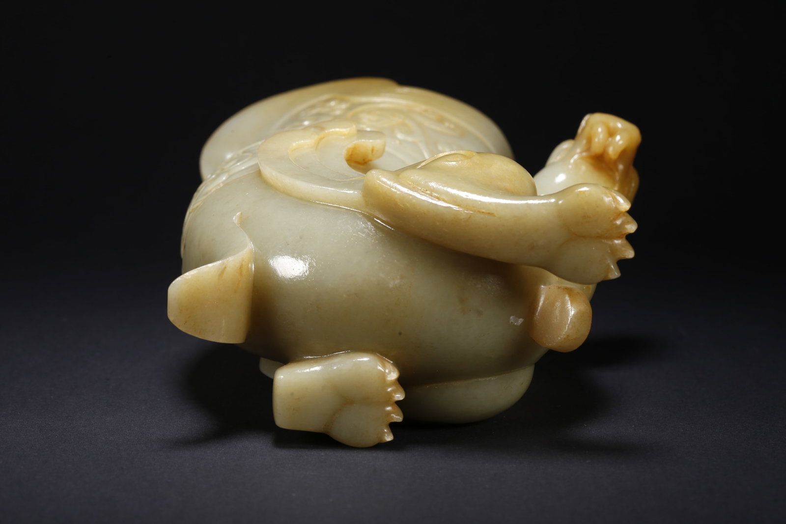 A HETIAN JADE PHOENIX CUP - 10