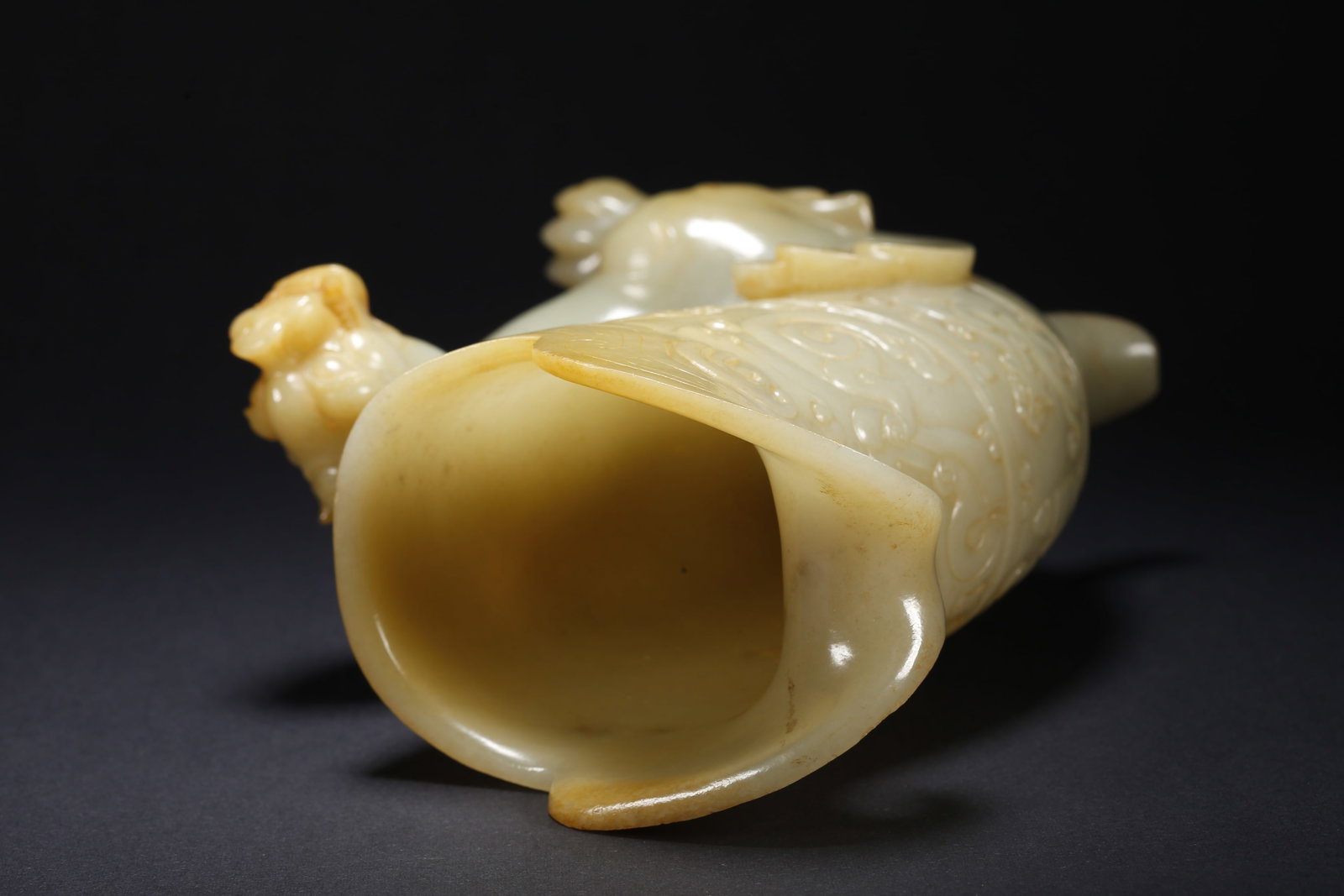 A HETIAN JADE PHOENIX CUP - 9