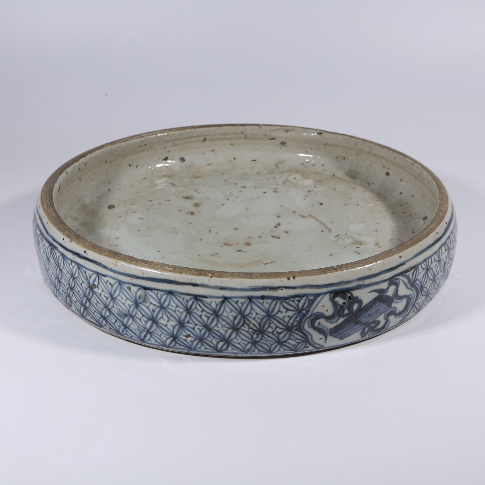 A BLUE-AND-WHITE PLATE WITH THREE TREASURES PATTERN: Blue-and-White Plate with Three Treasures Pattern